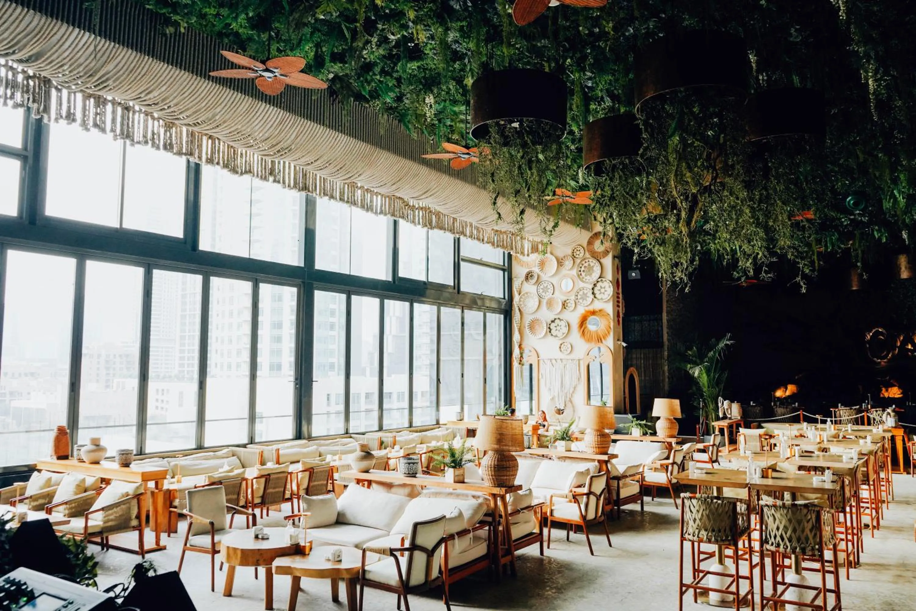 Nightclub / DJ in Ramee Dream Hotel Downtown