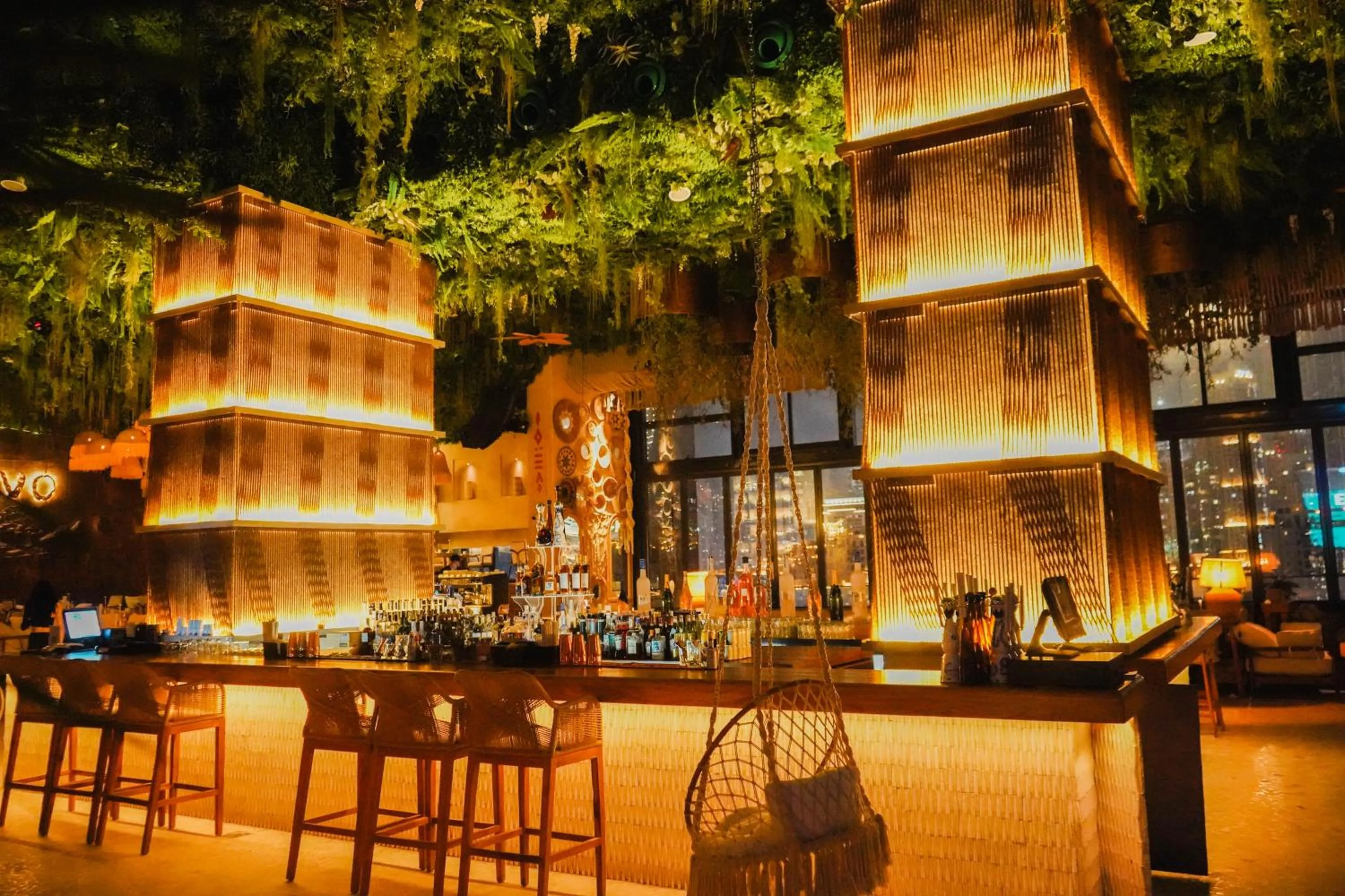 Nightclub / DJ in Ramee Dream Hotel Downtown