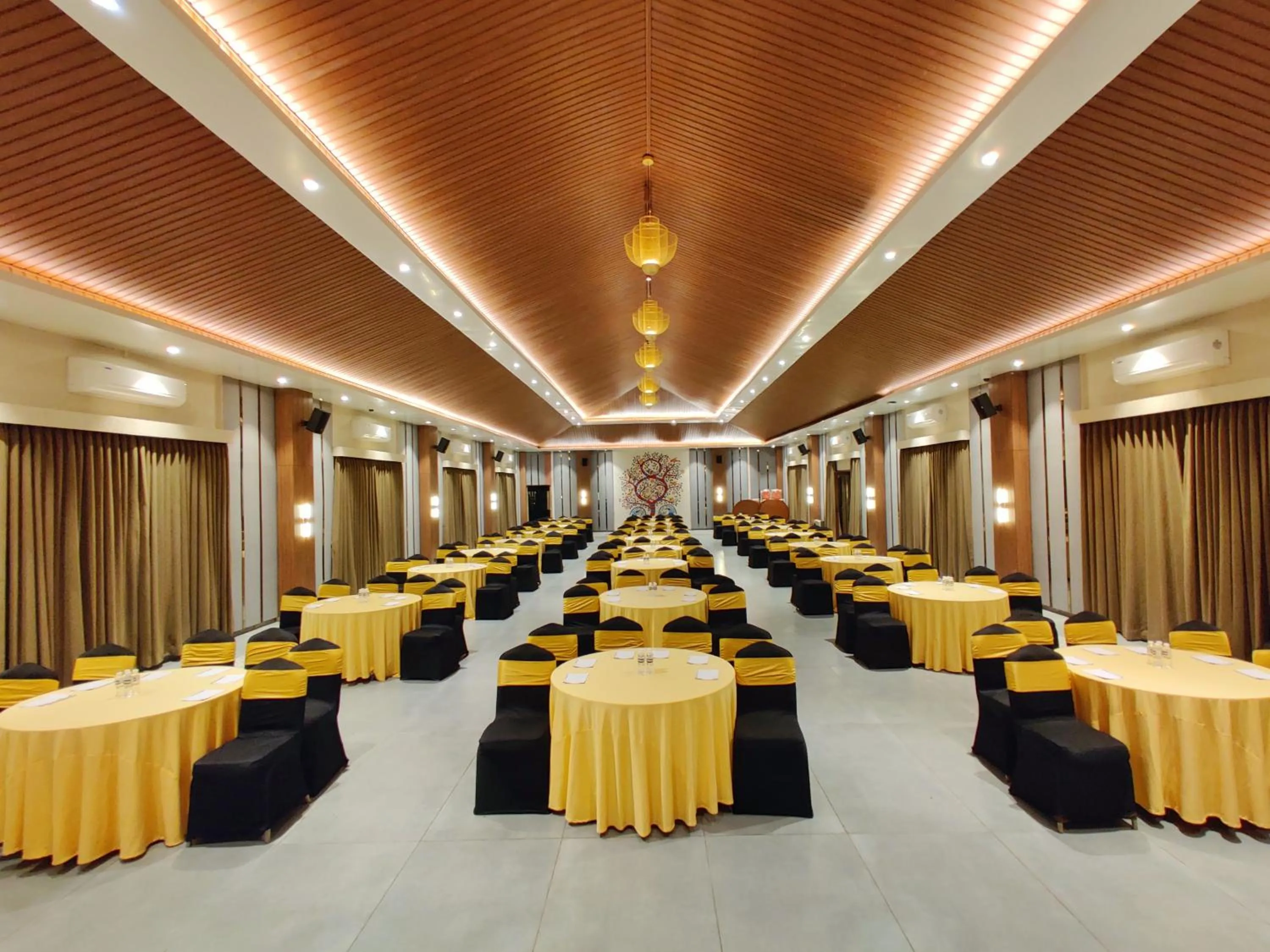 Property building in Mastiff Grand La Villae