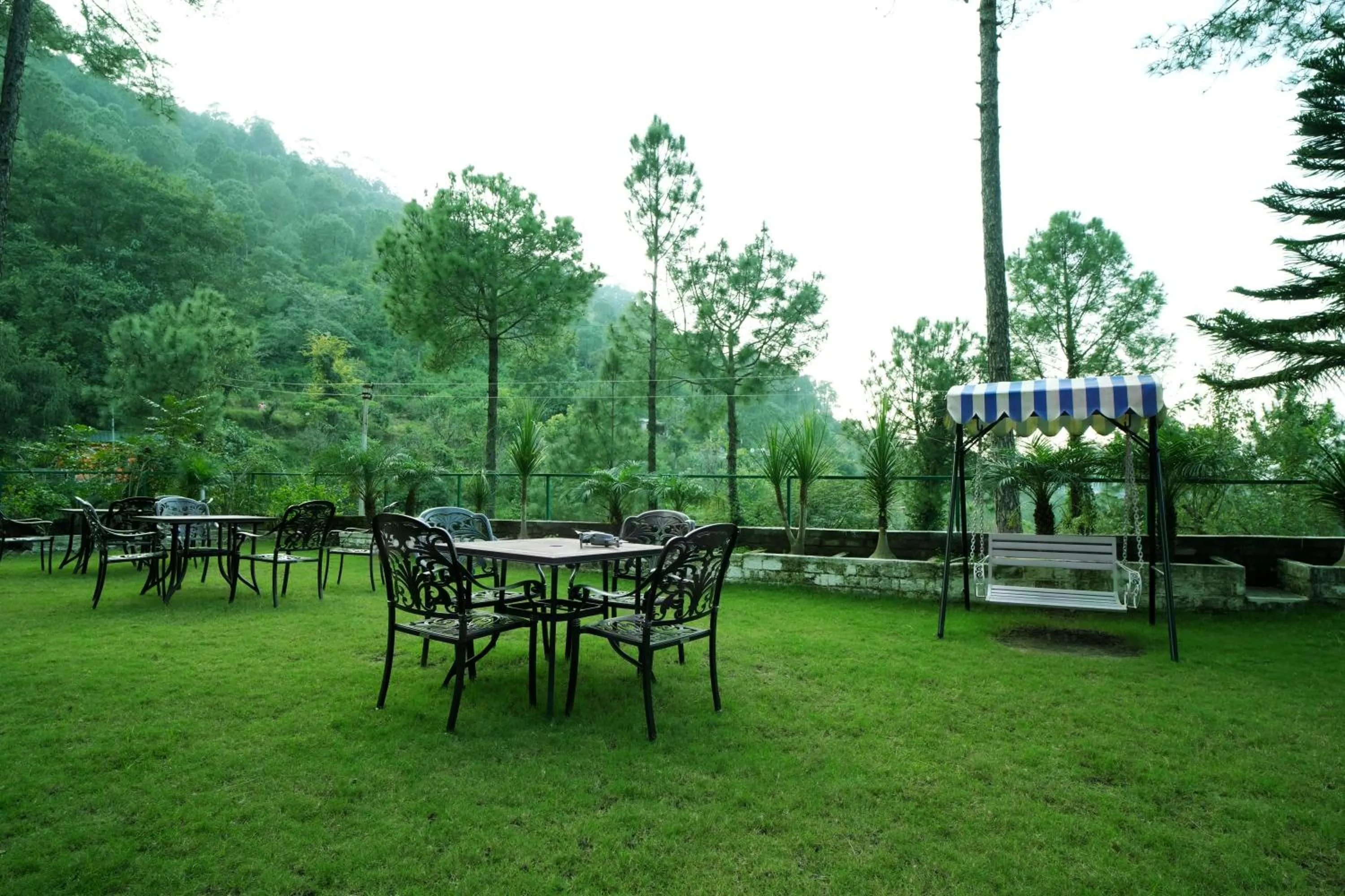 Garden view in Pineland Resorts & Chalets Kasauli