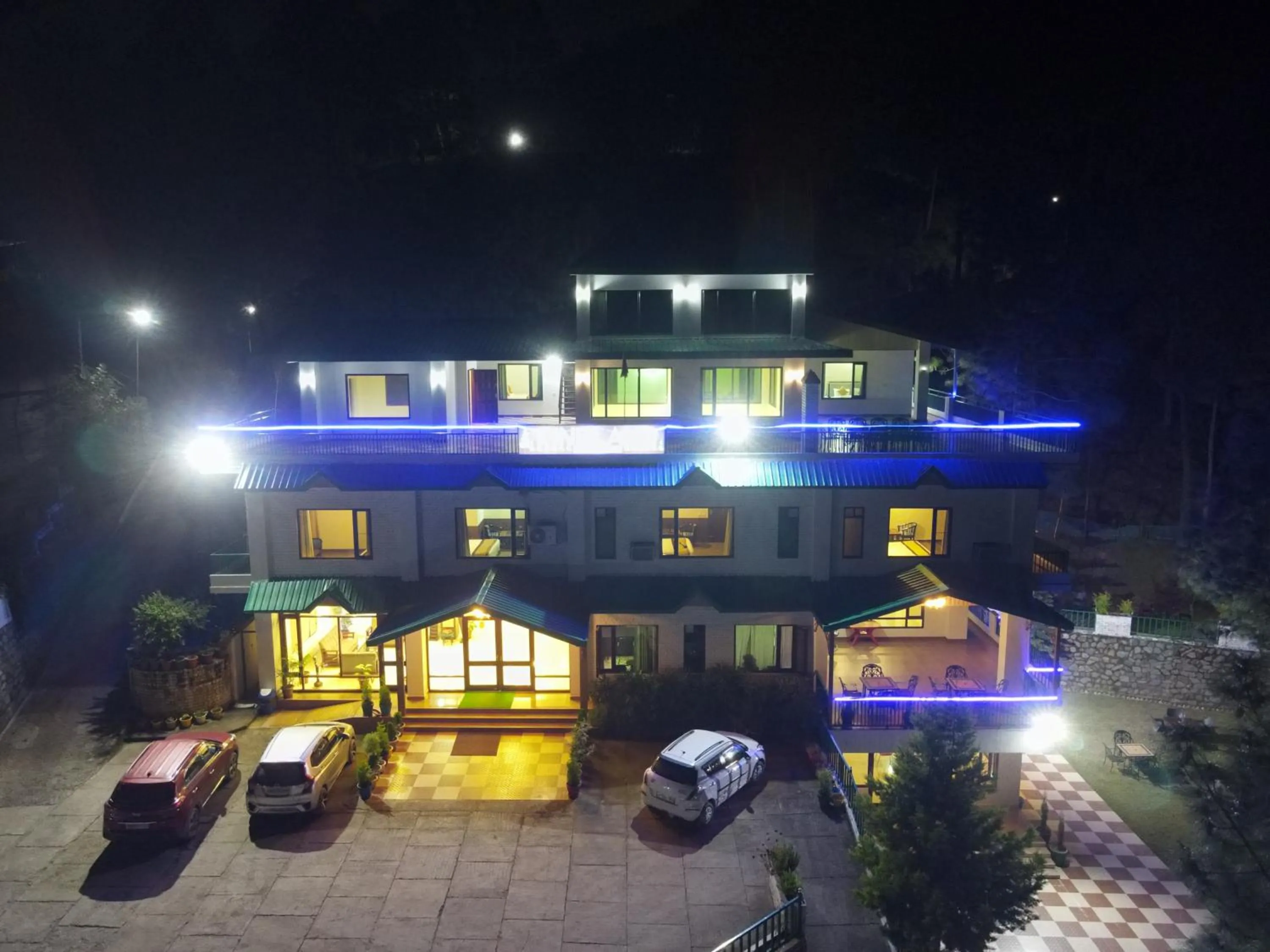 Night in Pineland Resorts & Chalets Kasauli