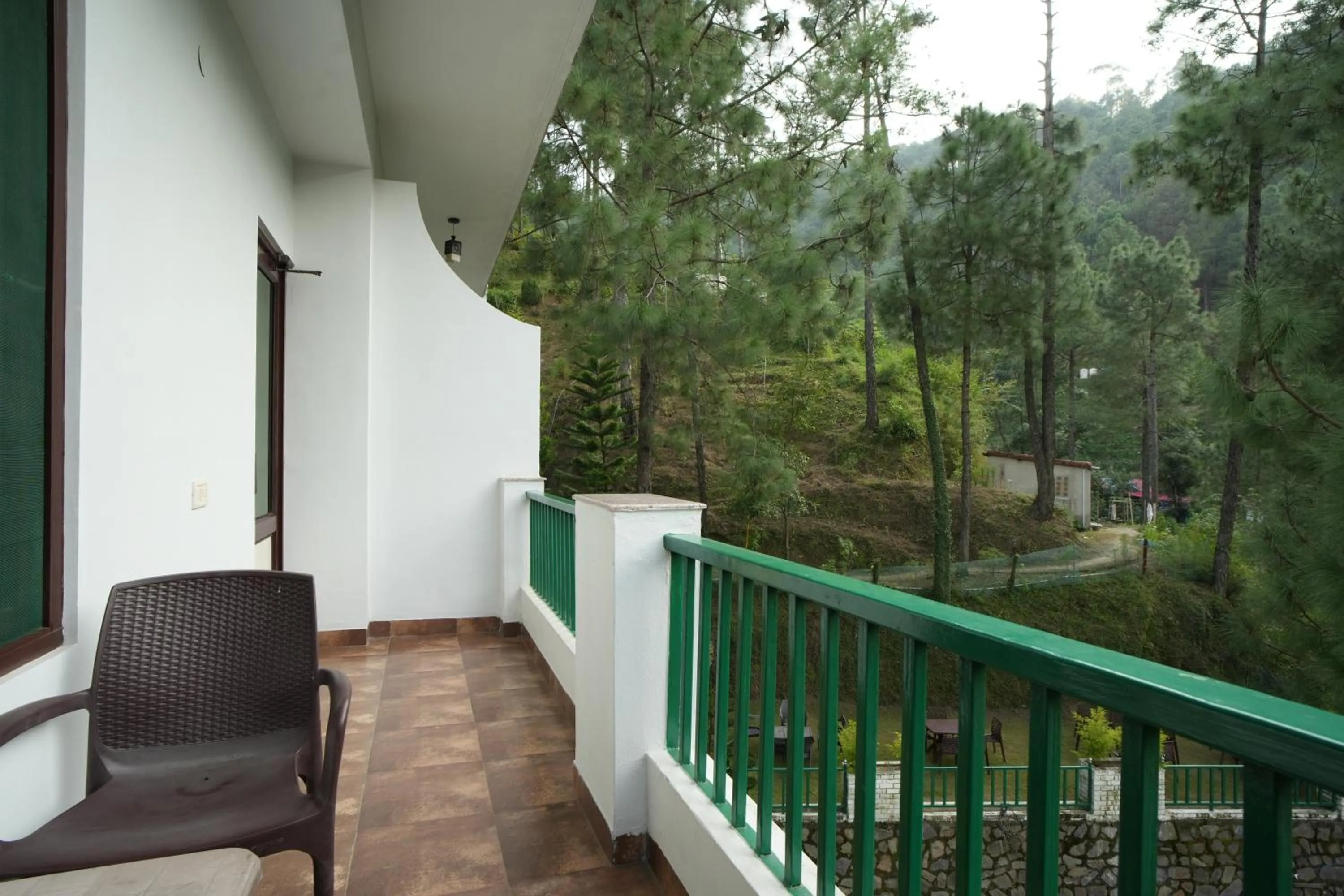 Balcony/Terrace in Pineland Resorts & Chalets Kasauli
