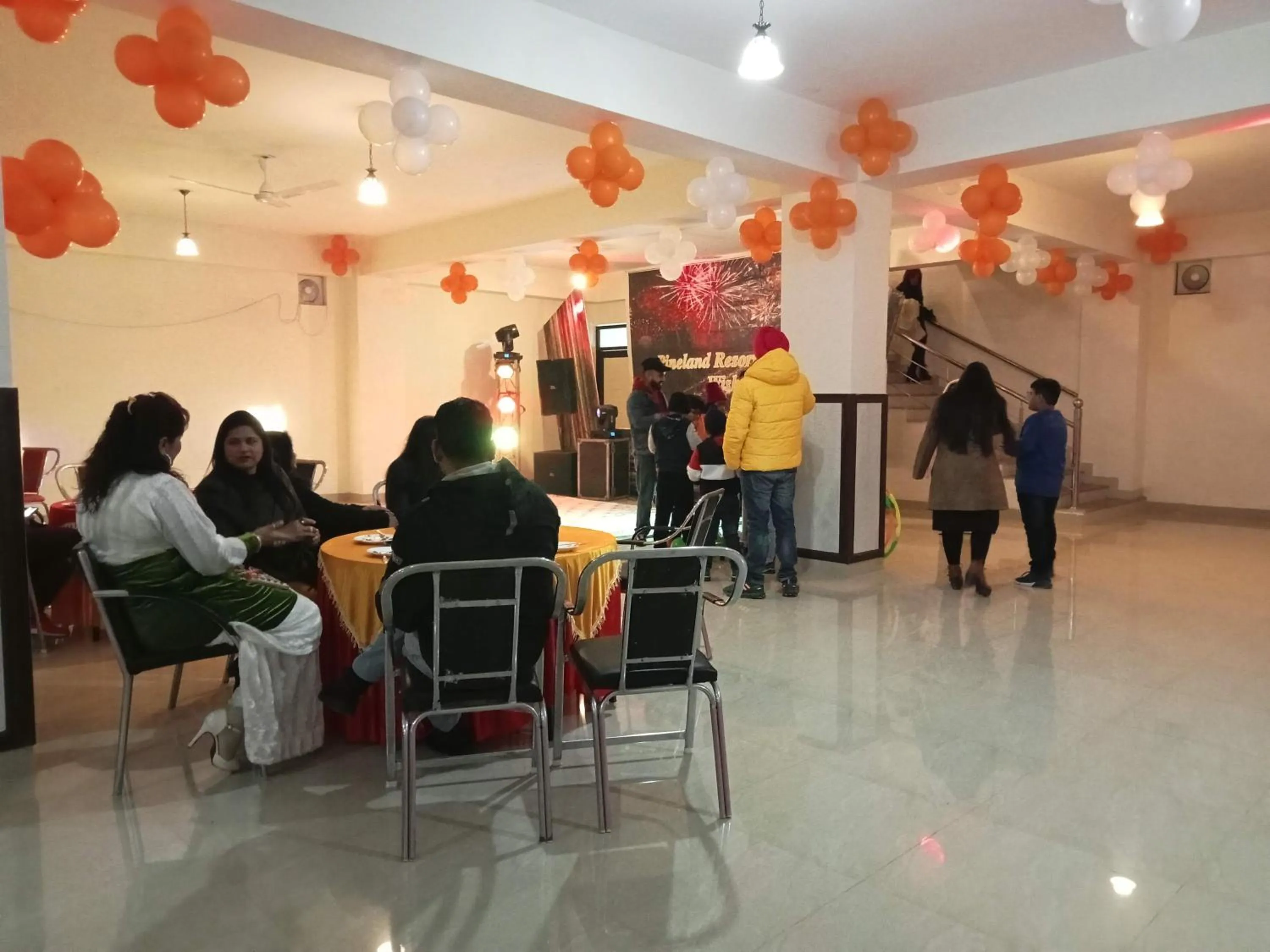 Restaurant/places to eat in Pineland Resorts & Chalets Kasauli