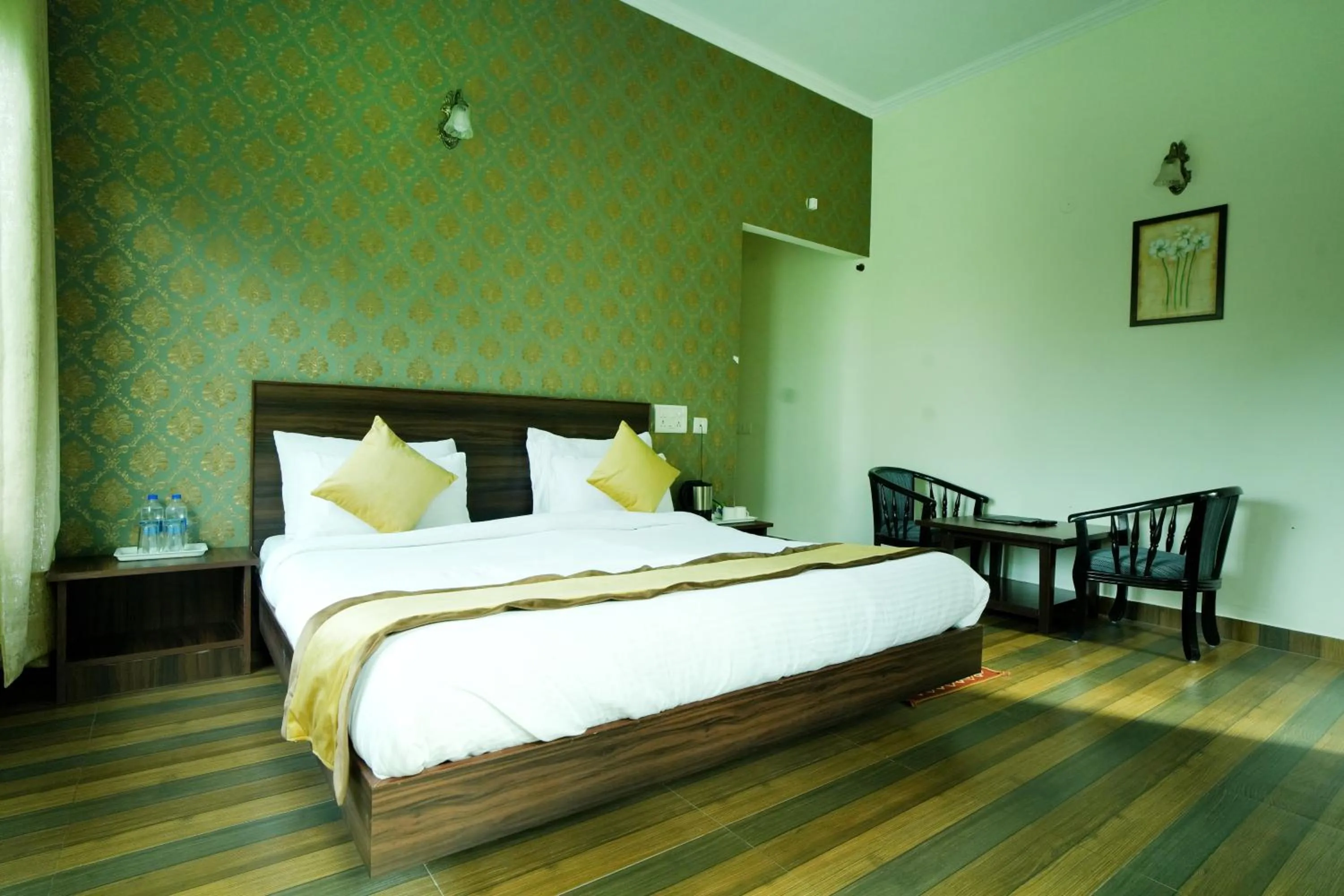 Bedroom, Bed in Pineland Resorts & Chalets Kasauli