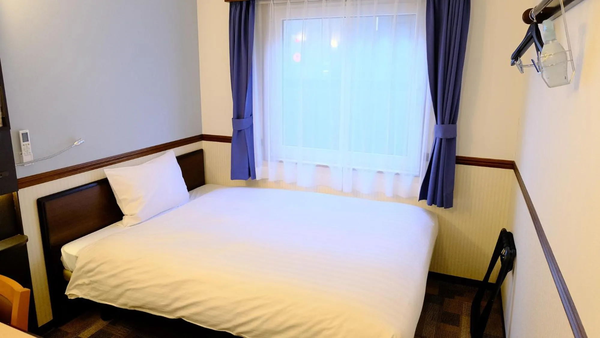 Bedroom, Bed in Toyoko Inn Tokyo Nihombashi Zeimusho Mae