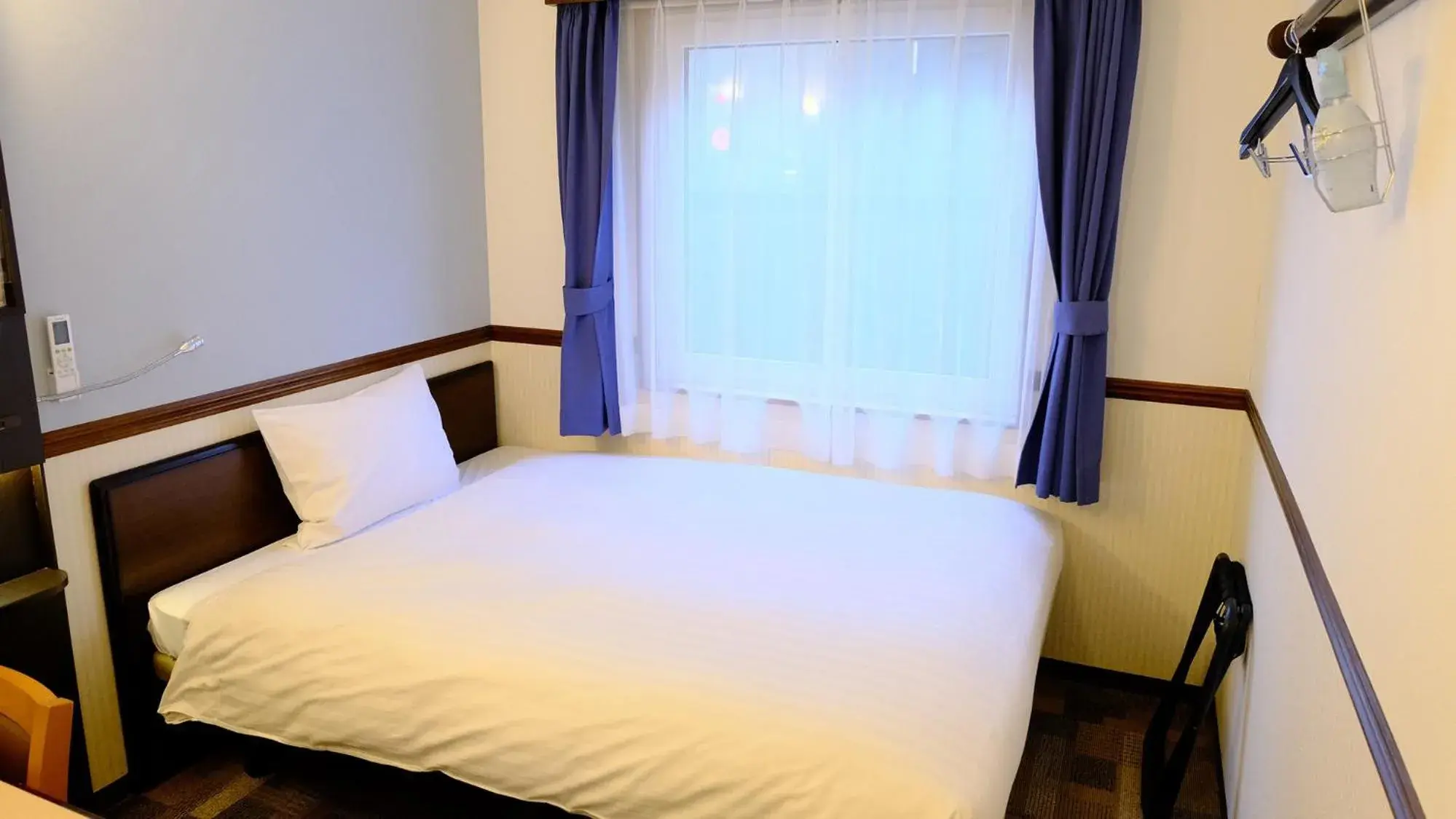 Single Room - Smoking in Toyoko Inn Tokyo Nihombashi Zeimusho Mae Single Room - Smoking in Toyoko Inn Tokyo Nihombashi Zeimusho Mae