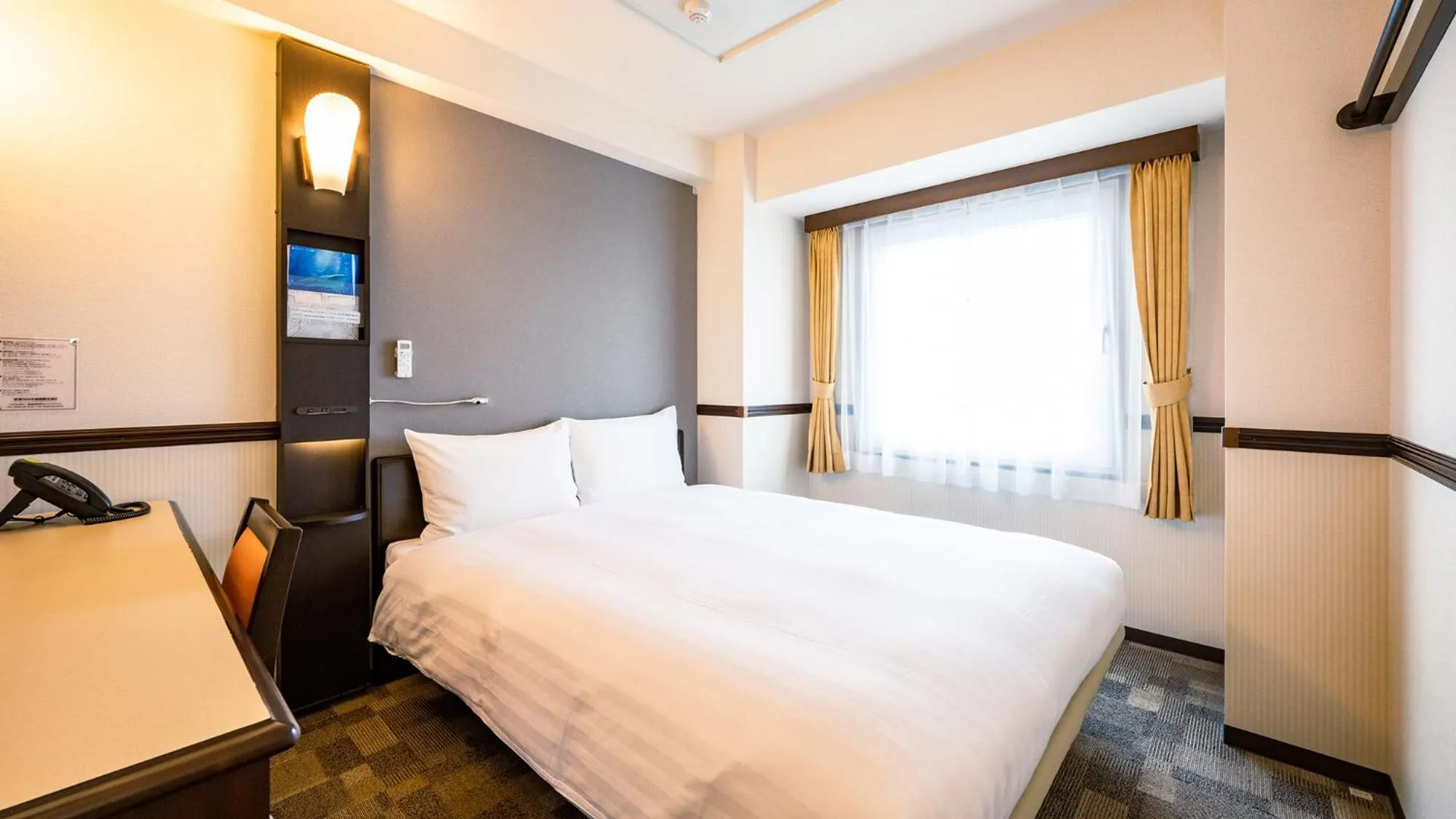 Bedroom, Bed in Toyoko Inn Tokyo Tachikawa eki Kita guchi