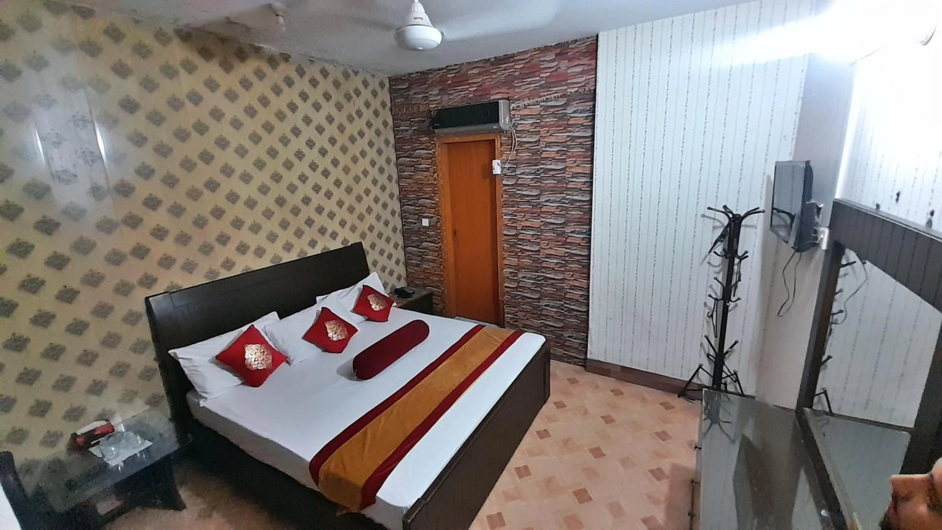 Bed in Hotel Super Seven