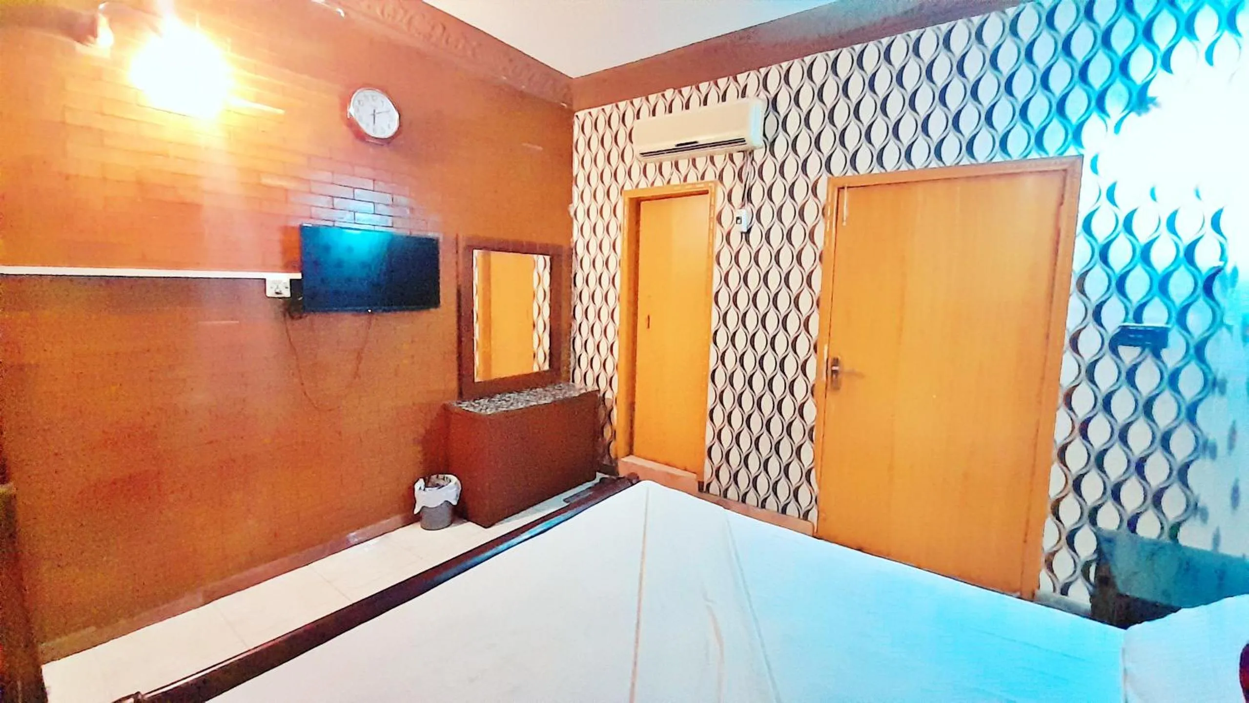 TV and multimedia, Bed in Hotel Super Seven