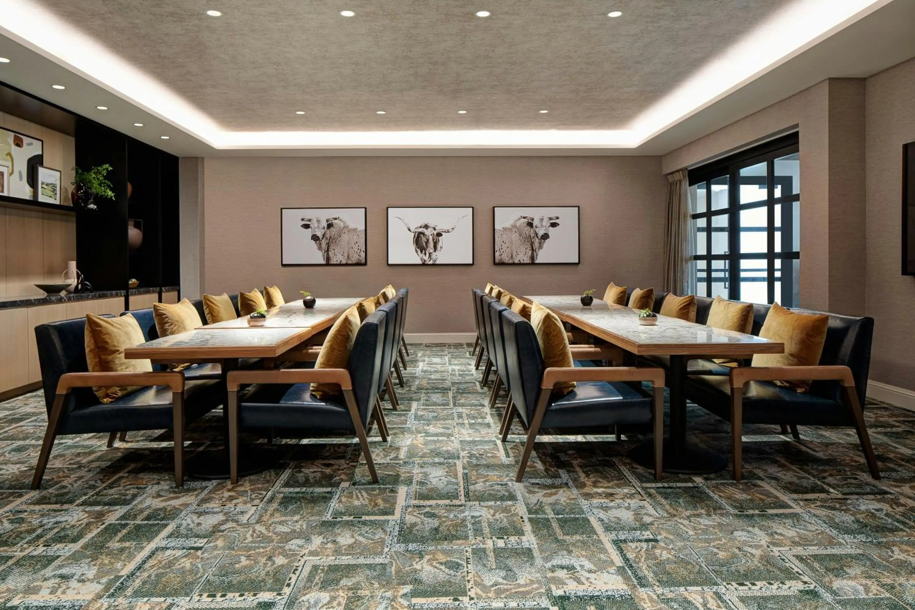 Restaurant/places to eat in Sheraton Fort Worth Downtown Hotel