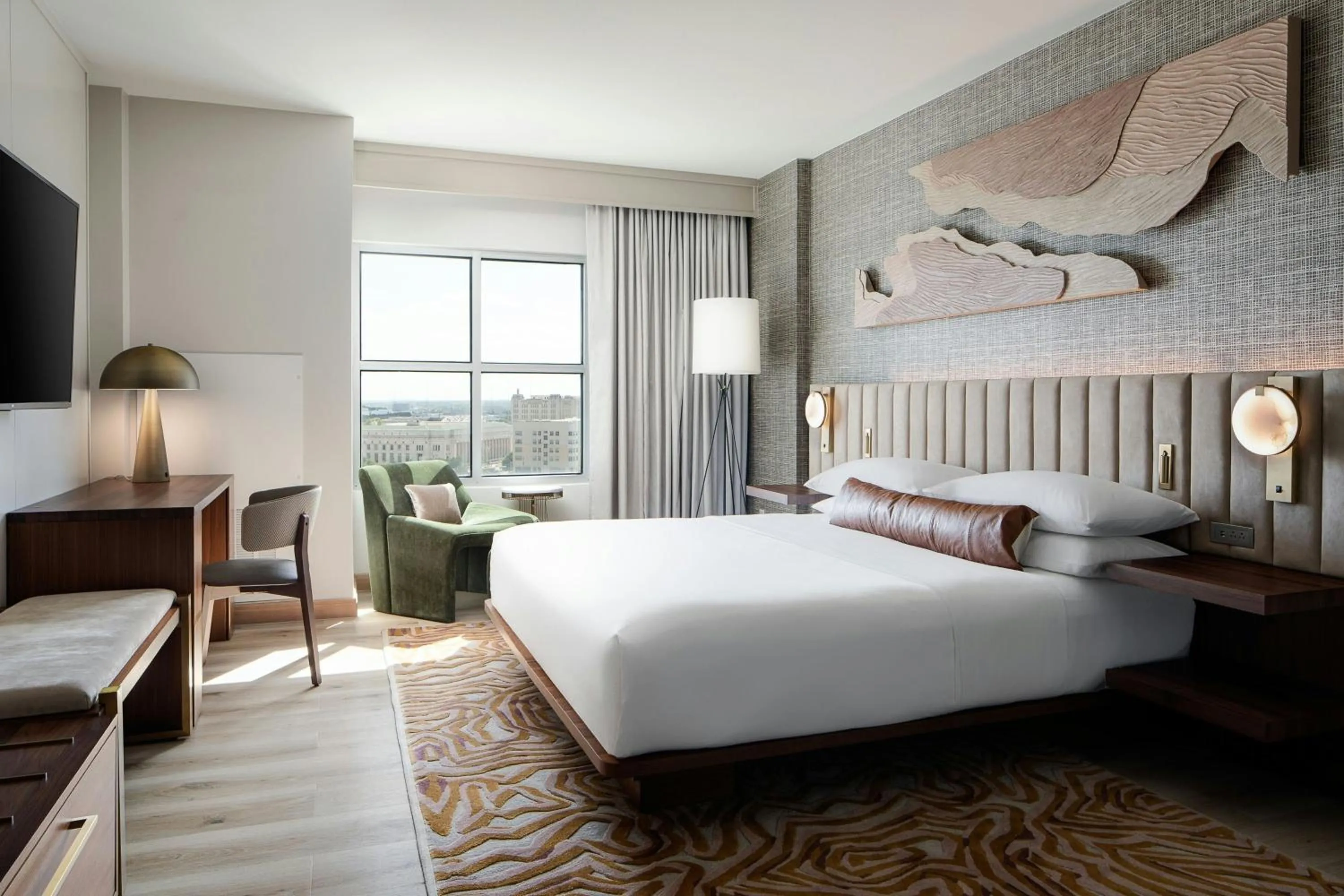 Bedroom, Bed in Sheraton Fort Worth Downtown Hotel