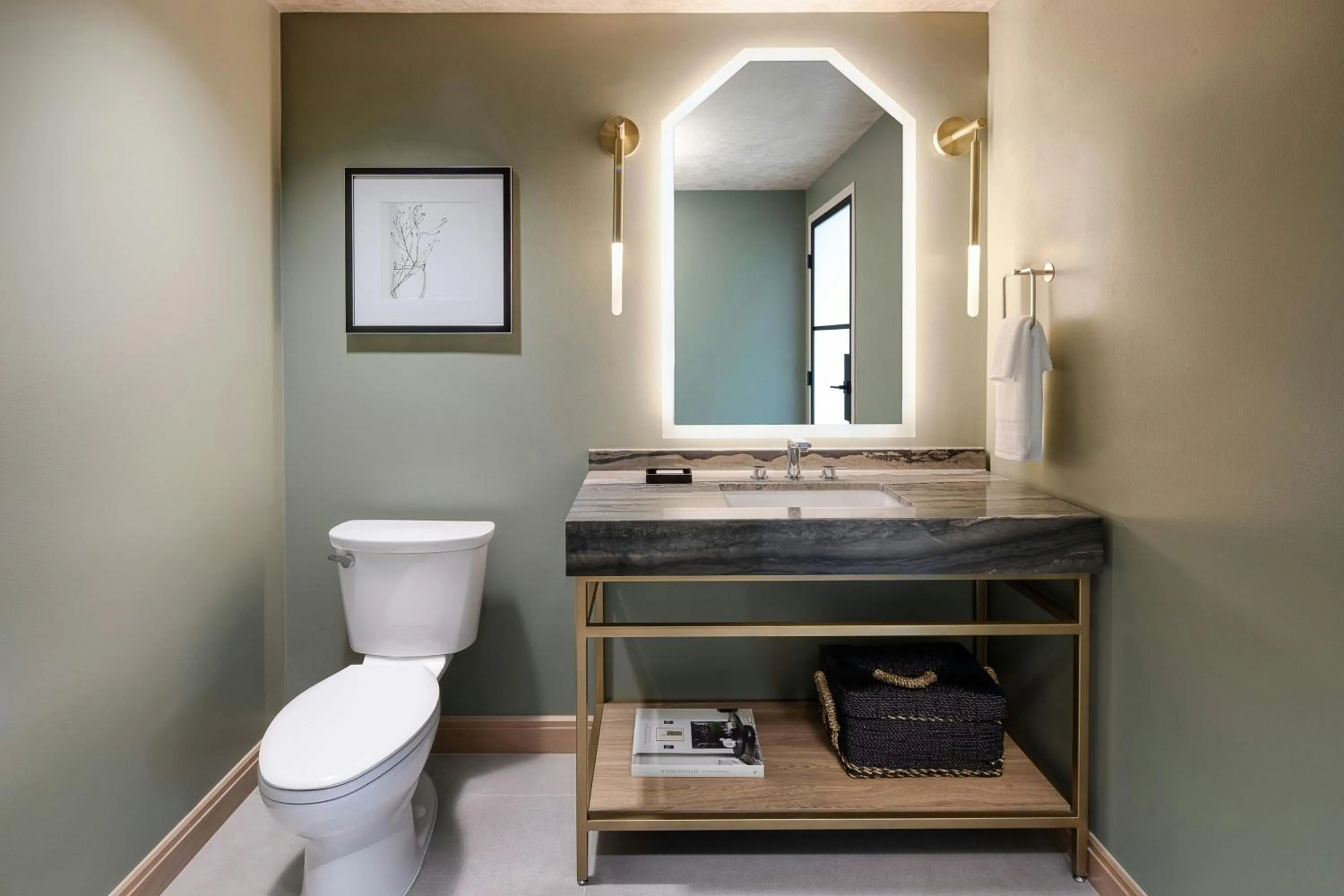 Bathroom in Sheraton Fort Worth Downtown Hotel