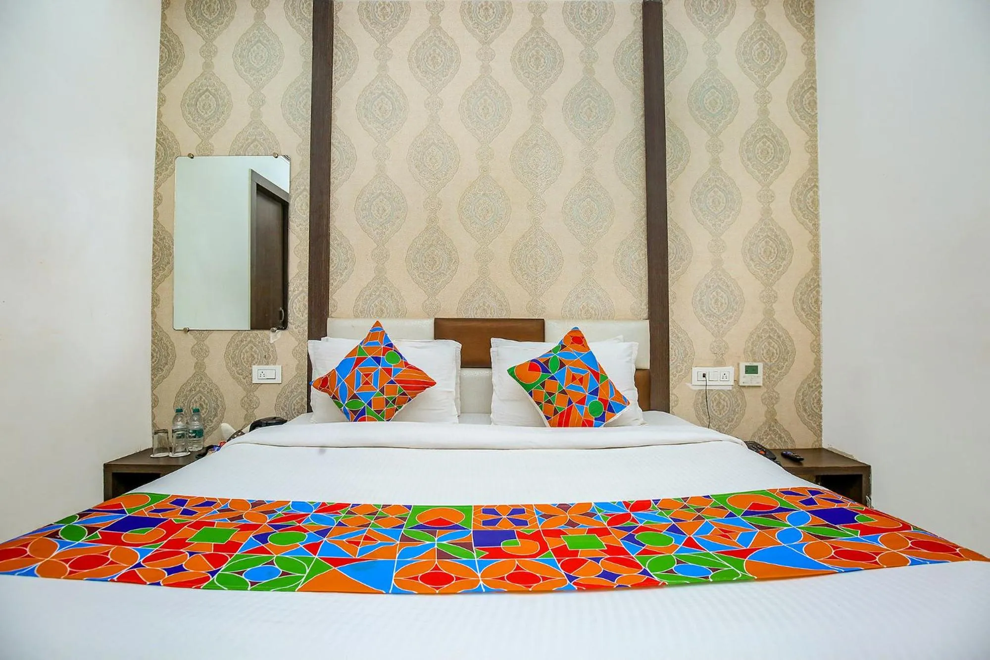 Bed in FabHotel Golden Temple Paradise - 50 meters from Golden Temple