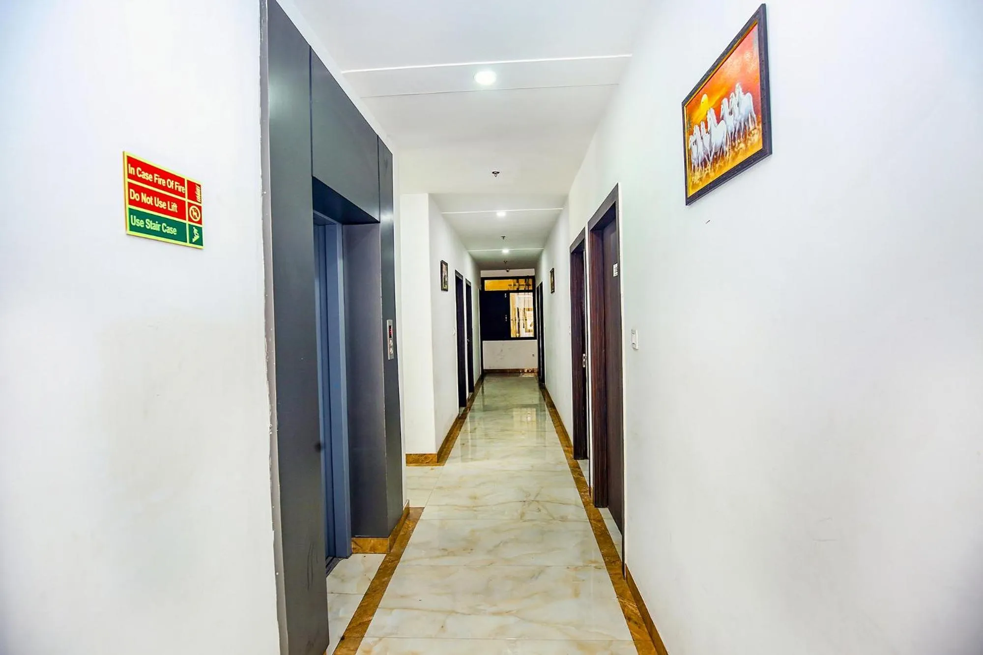 Lobby or reception in FabHotel Golden Temple Paradise - 50 meters from Golden Temple