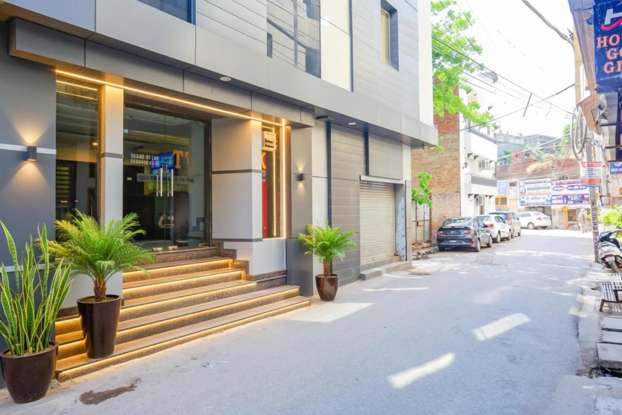 Facade/entrance in FabHotel Golden Temple Paradise - 50 meters from Golden Temple