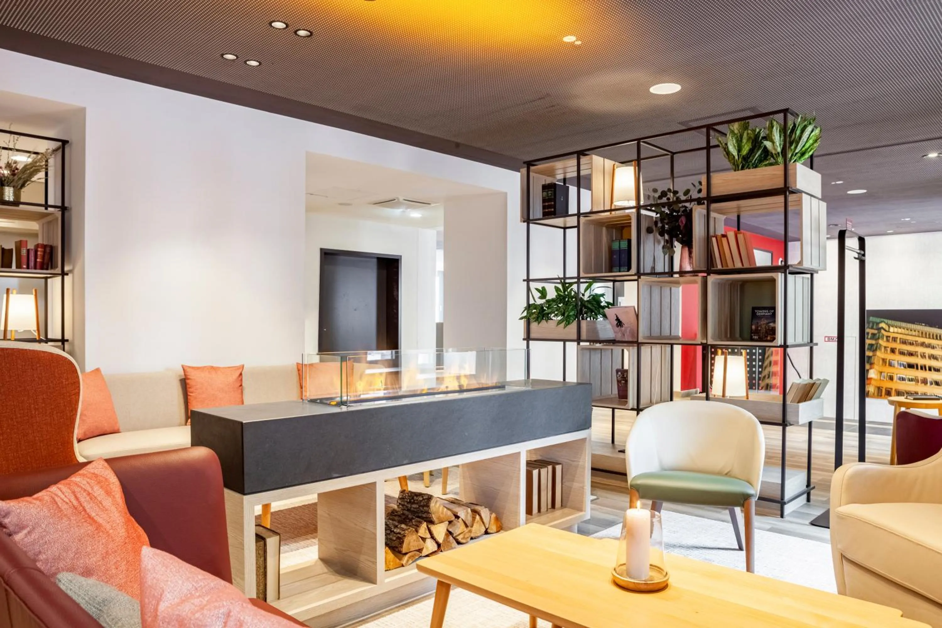 Lobby or reception in IntercityHotel Dortmund