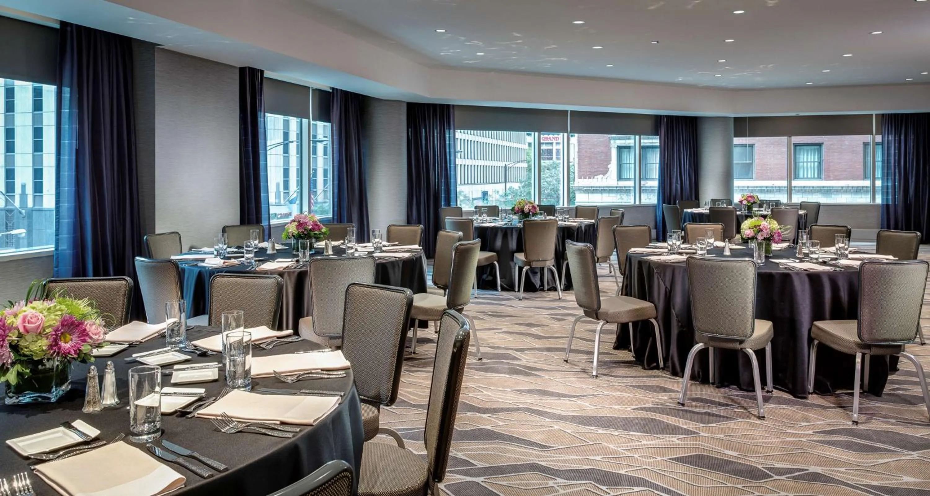 Lobby or reception in Hyatt Centric Chicago Magnificent Mile