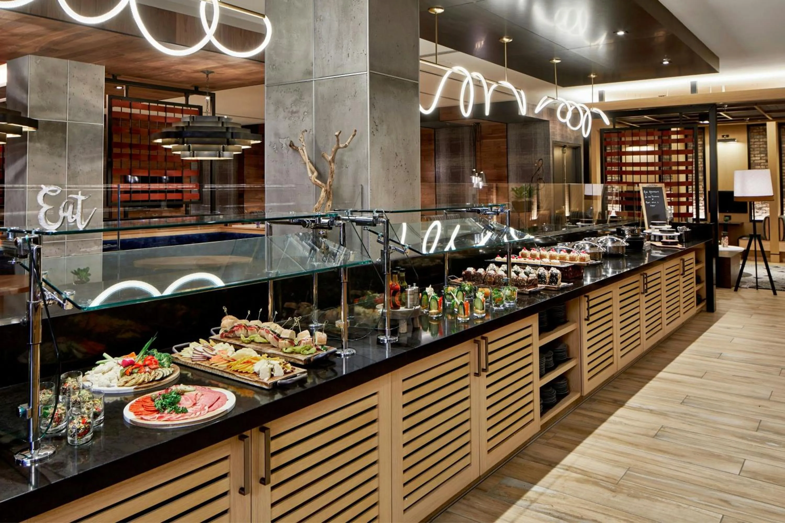 Lounge or bar in Renaissance Nashville Hotel