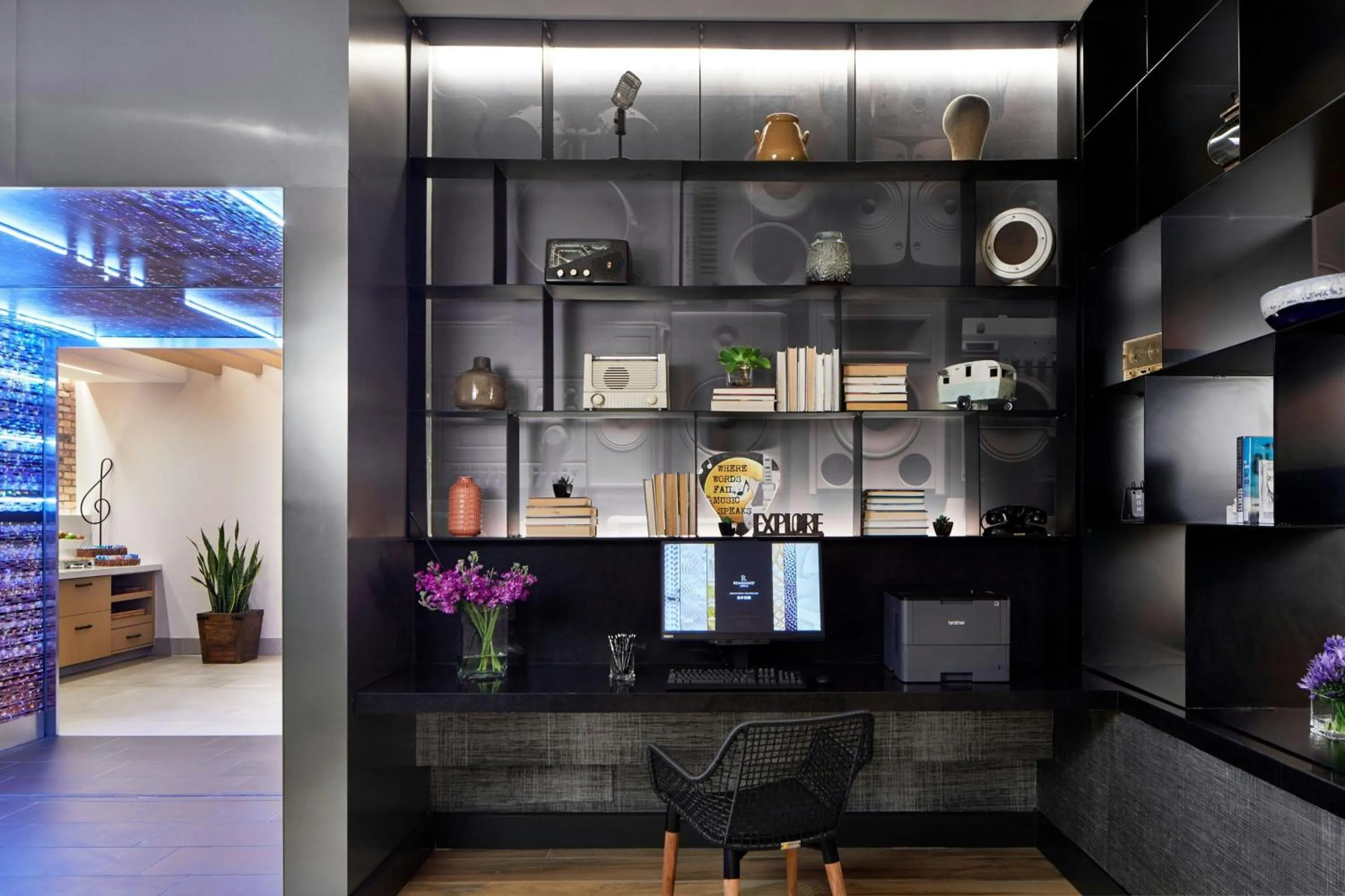 Lounge or bar in Renaissance Nashville Hotel