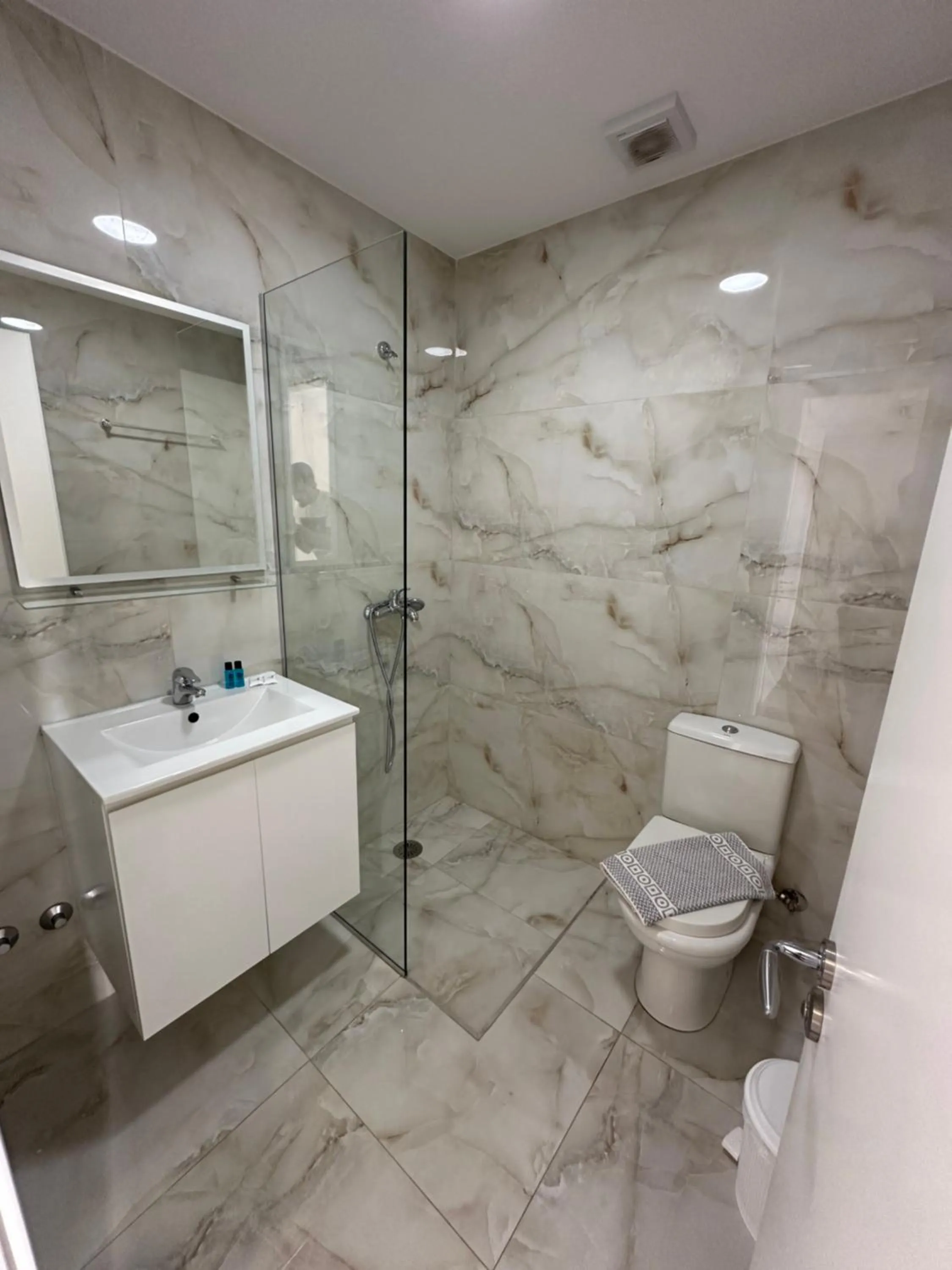 Bathroom in Relax Mea Hotel