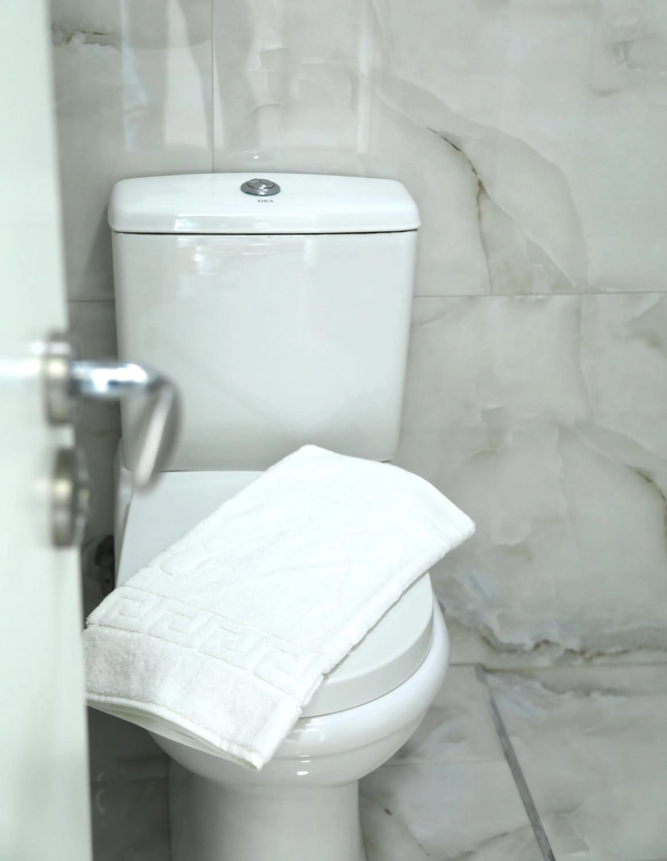 Toilet in Relax Mea Hotel