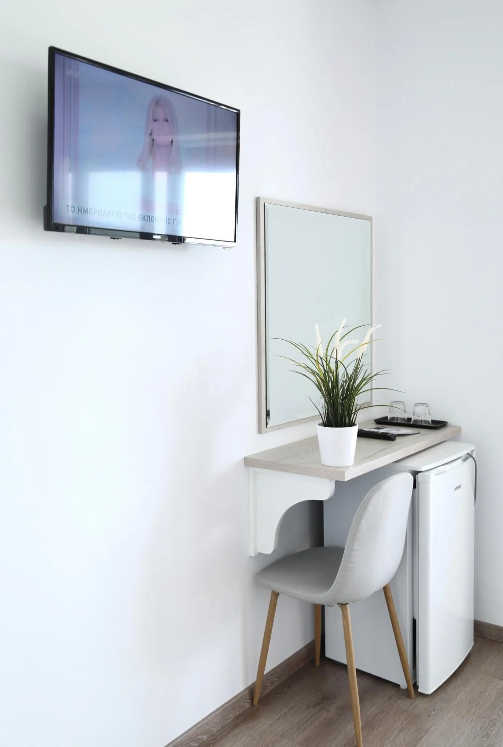 TV and multimedia in Relax Mea Hotel