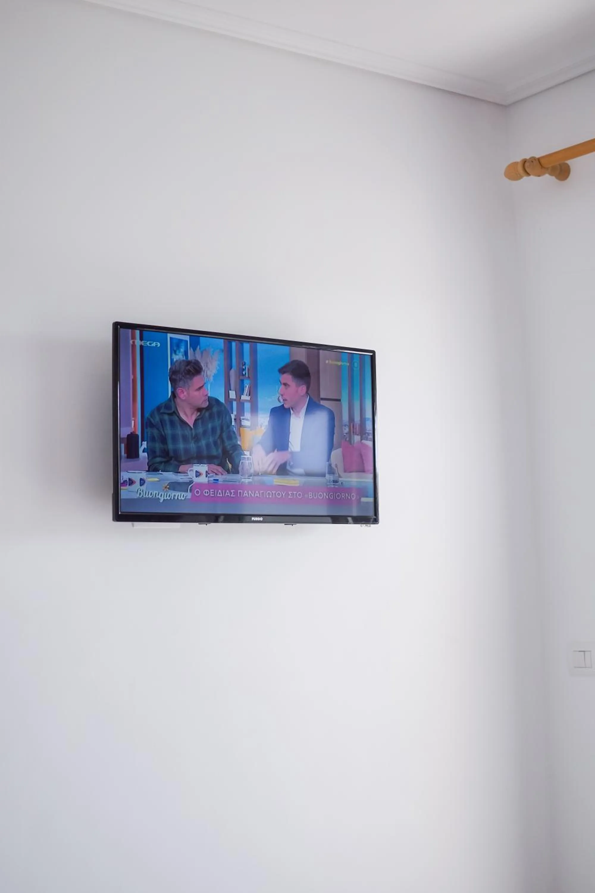 TV and multimedia in Relax Mea Hotel