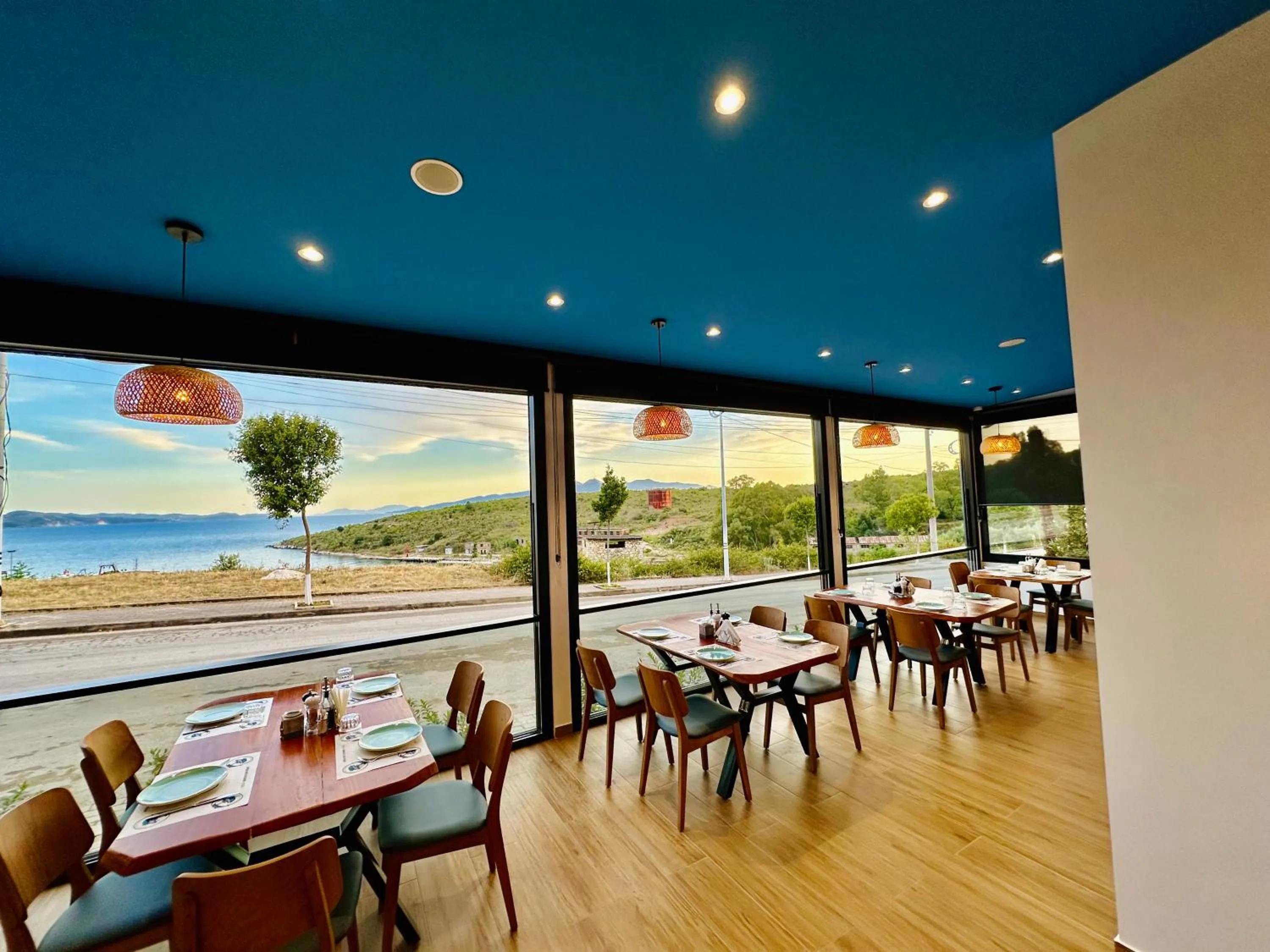 Restaurant/places to eat in Relax Mea Hotel