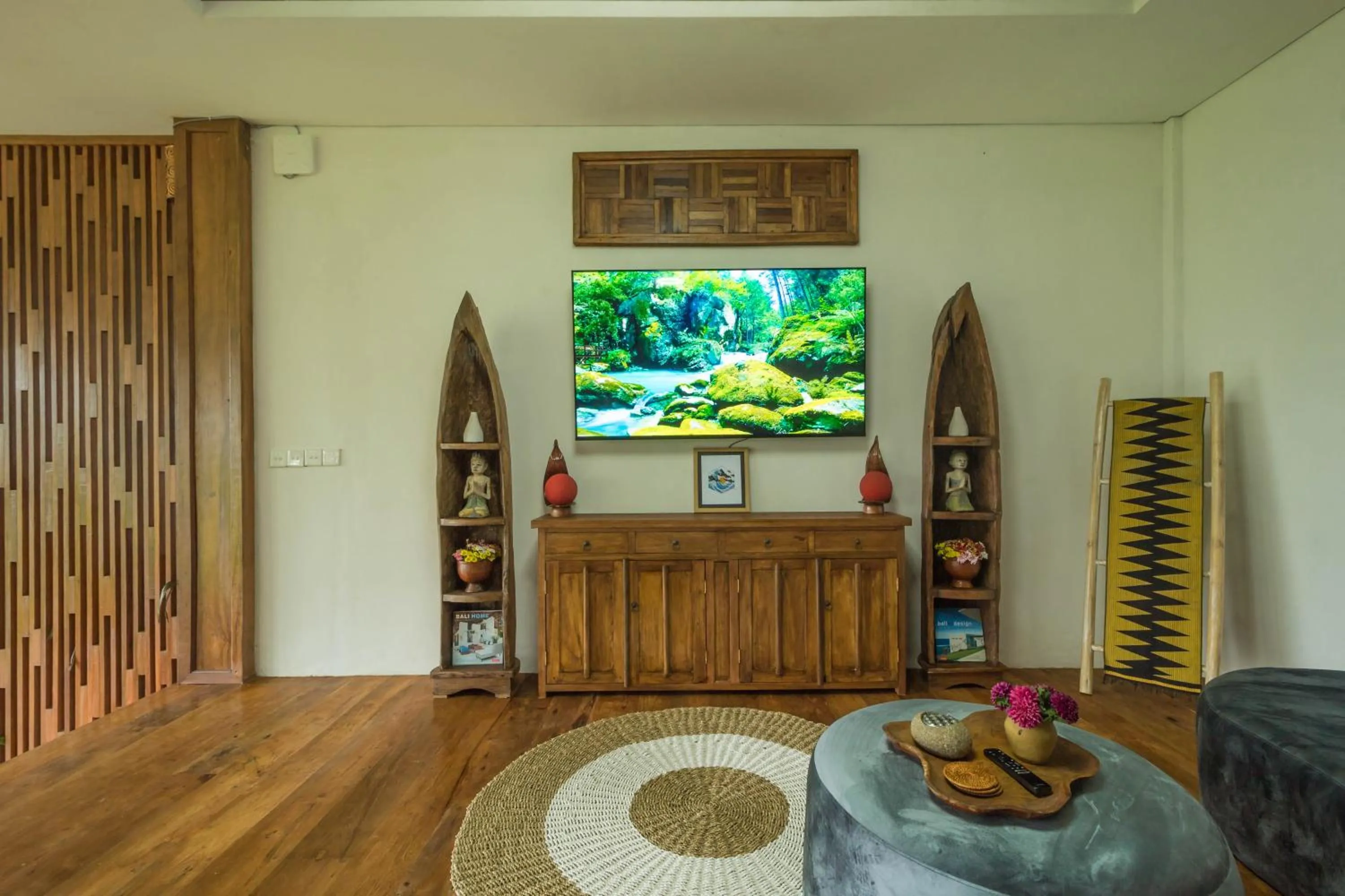 TV and multimedia in Masakali Retreat