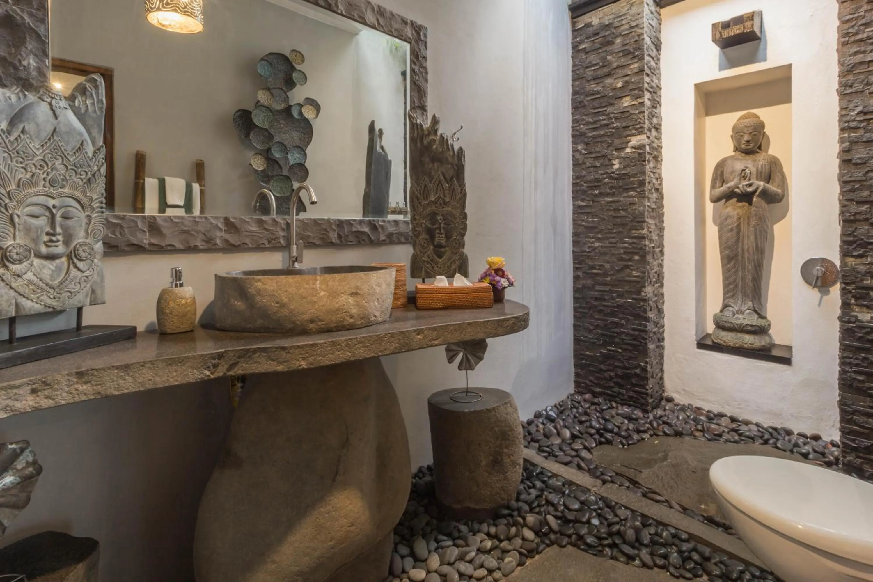 Shower in Masakali Retreat