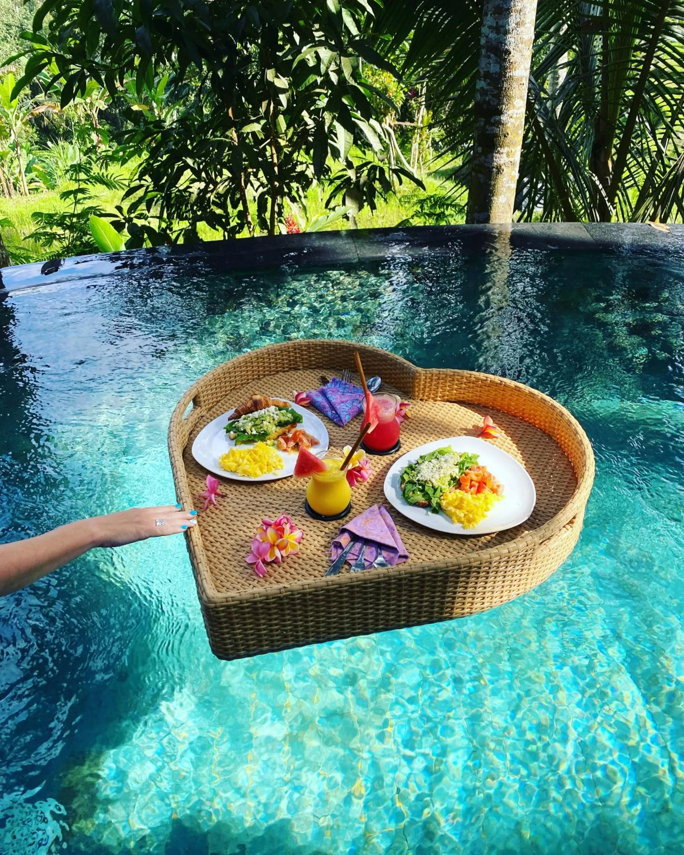 Food and drinks in Masakali Retreat