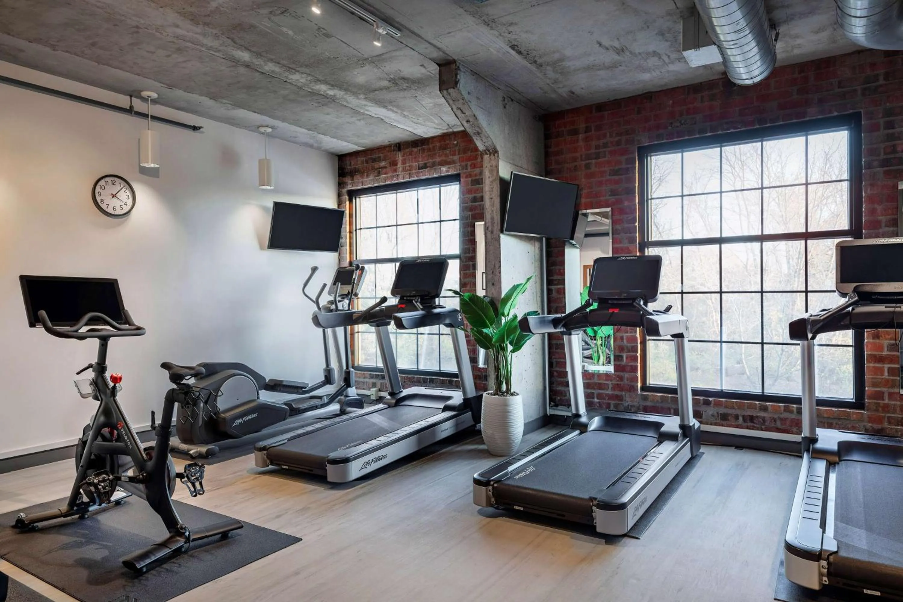 Fitness centre/facilities in The LOOM Hotel, Tapestry Collection by Hilton