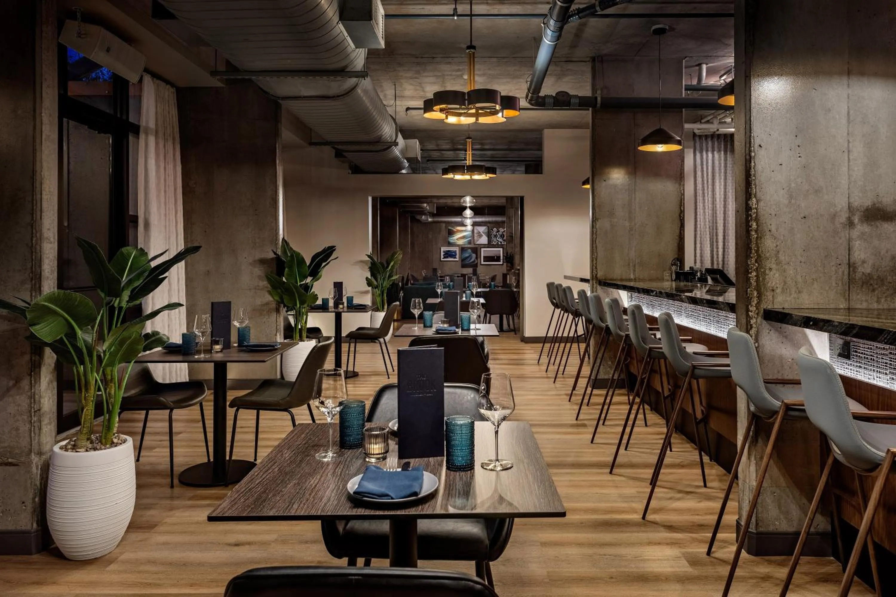 Restaurant/places to eat in The LOOM Hotel, Tapestry Collection by Hilton