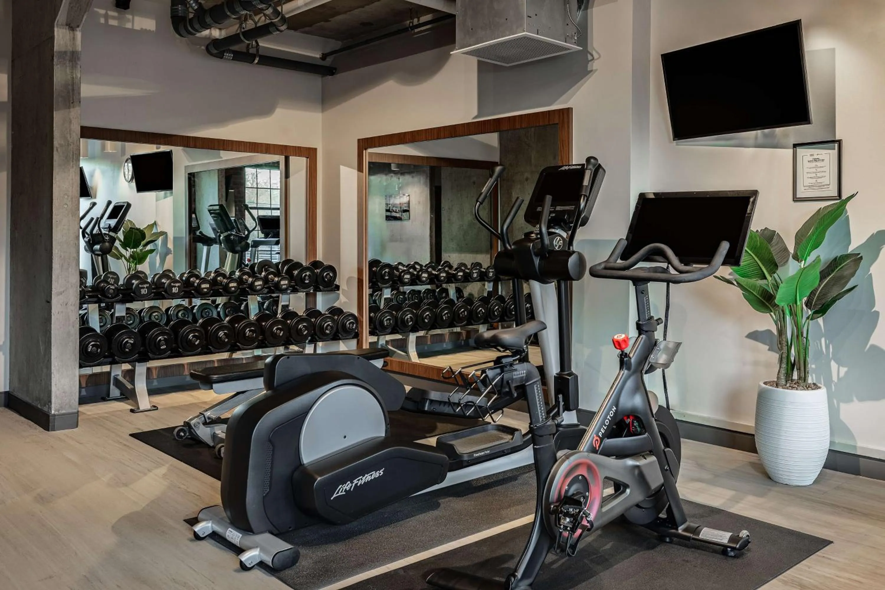 Fitness centre/facilities in The LOOM Hotel, Tapestry Collection by Hilton