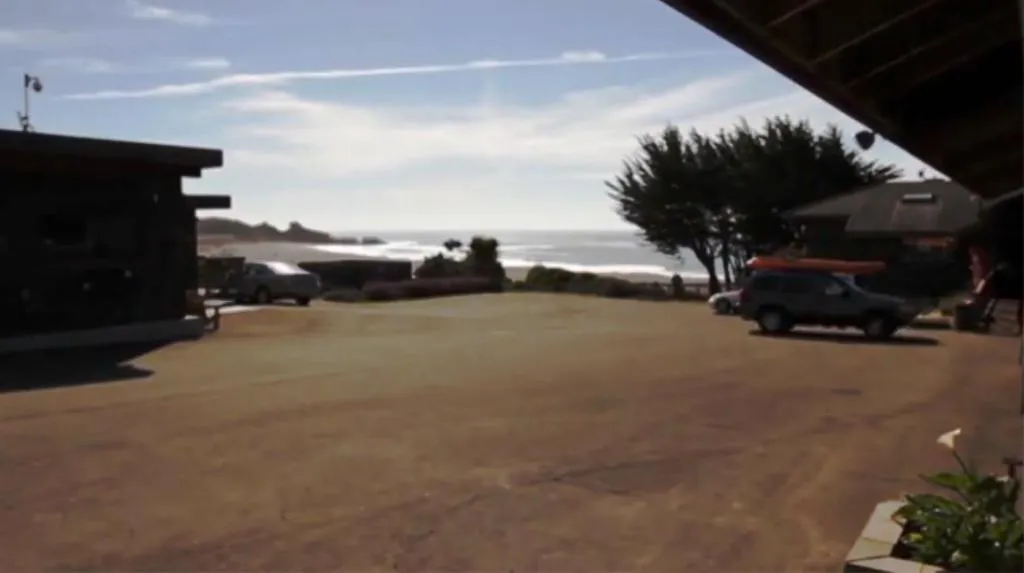 Facade/entrance in Gualala Surf Inn on the ocean bluff