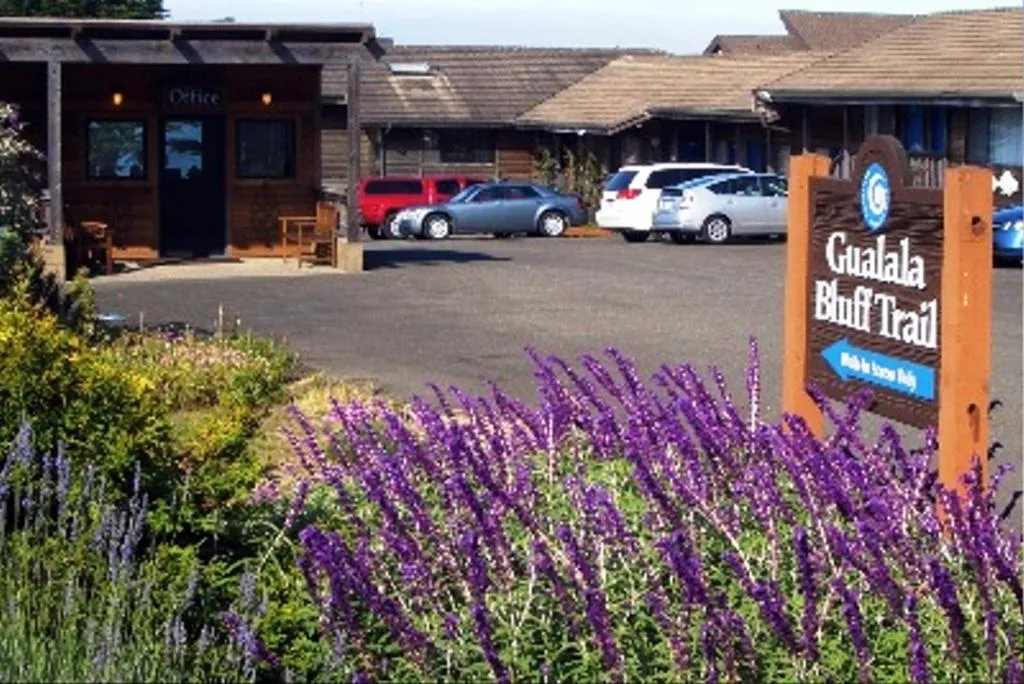 Facade/entrance in Gualala Surf Inn on the ocean bluff