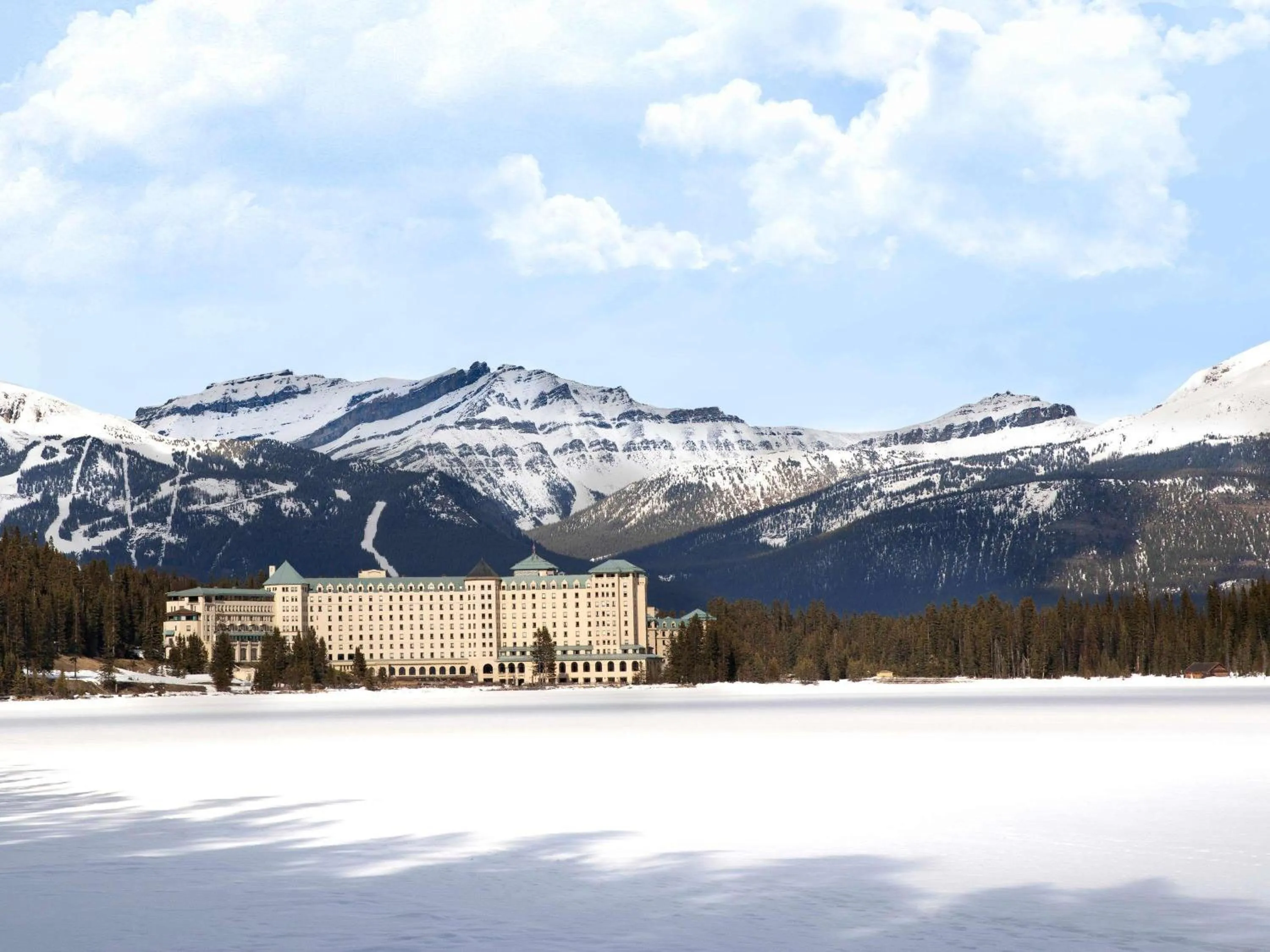 Property building in Fairmont Château Lake Louise
