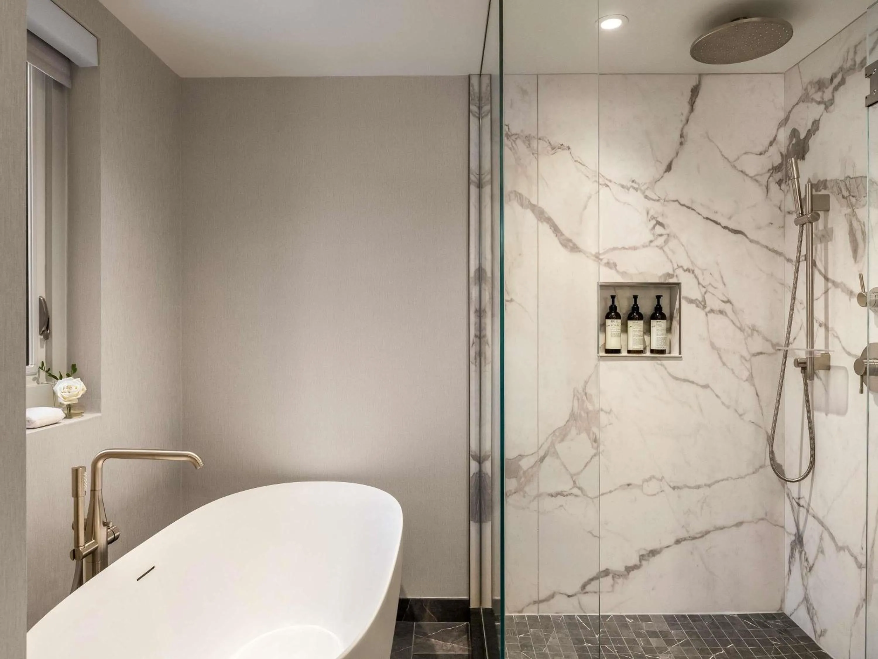 Bedroom in Fairmont Château Lake Louise