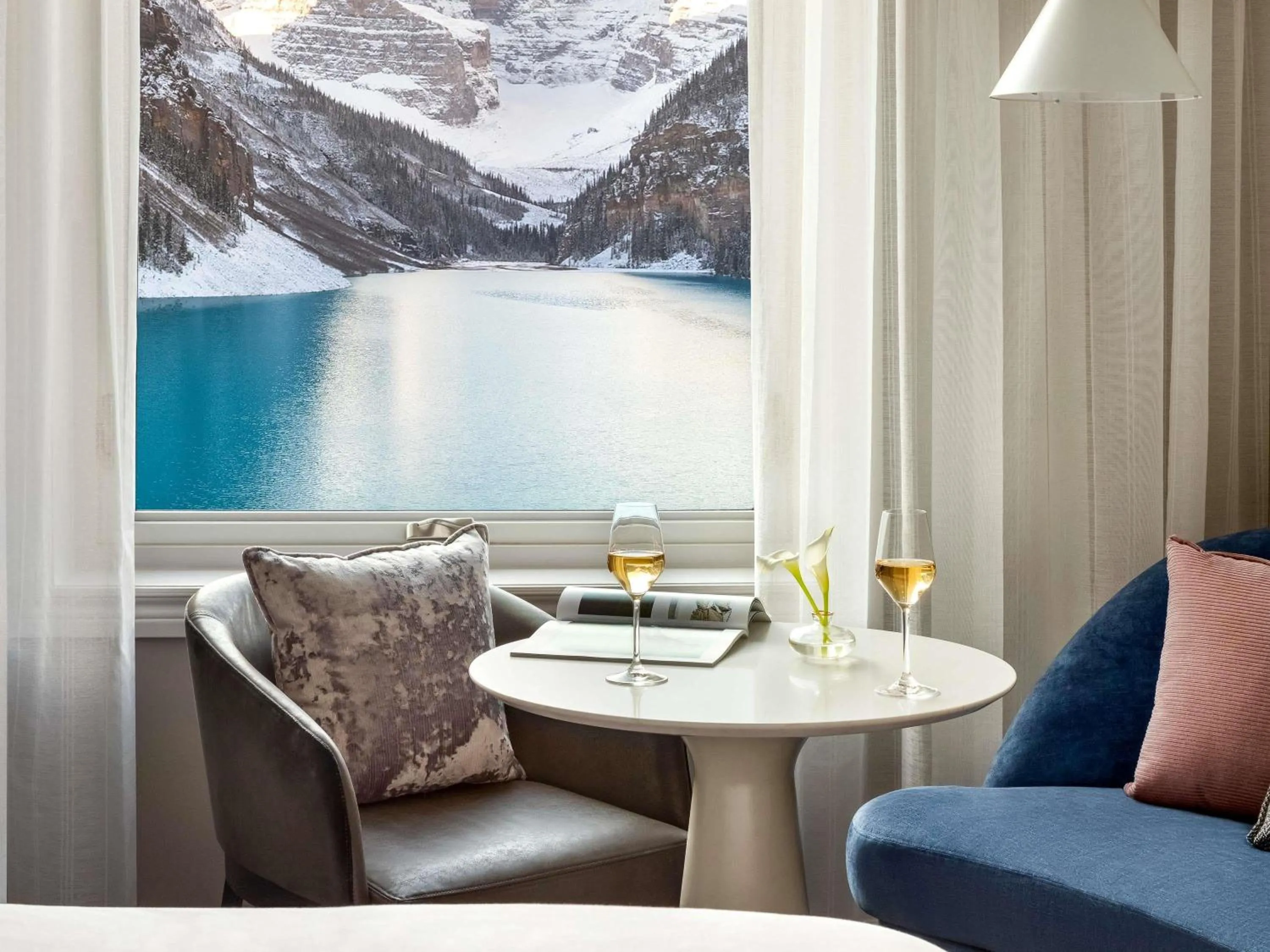 Bedroom in Fairmont Château Lake Louise