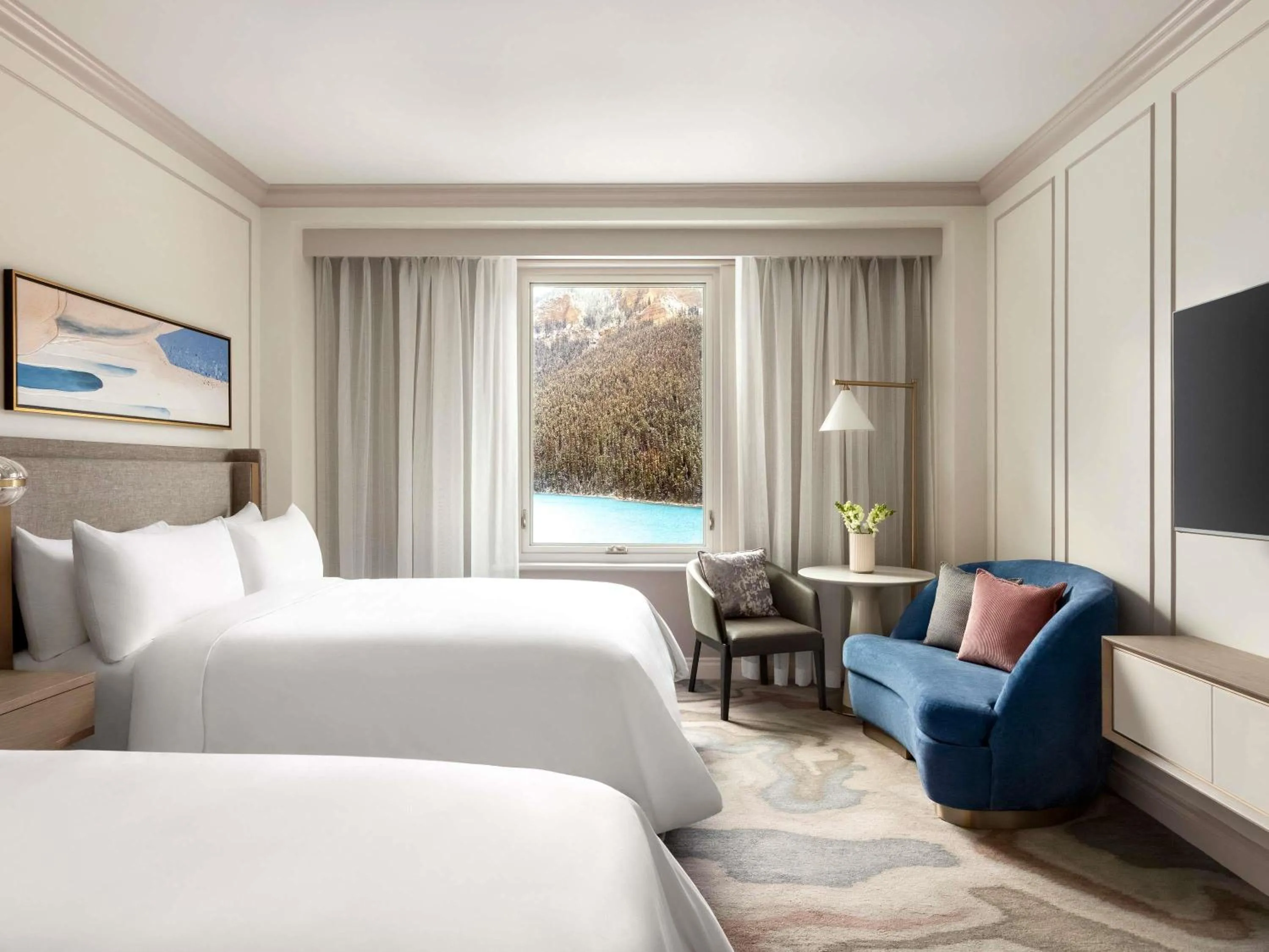 Bedroom, Bed in Fairmont Château Lake Louise