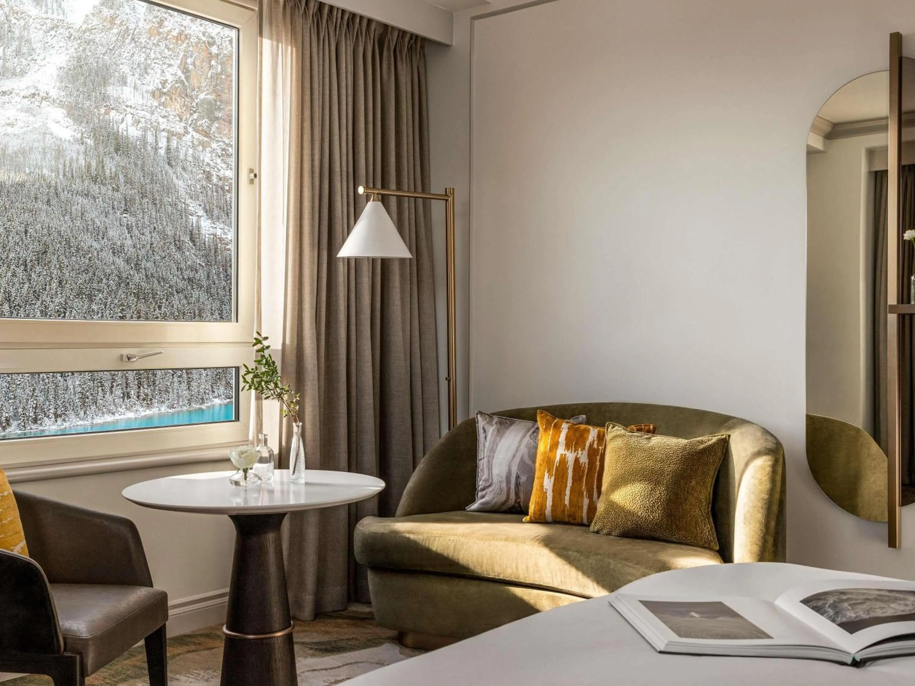 Bedroom in Fairmont Château Lake Louise
