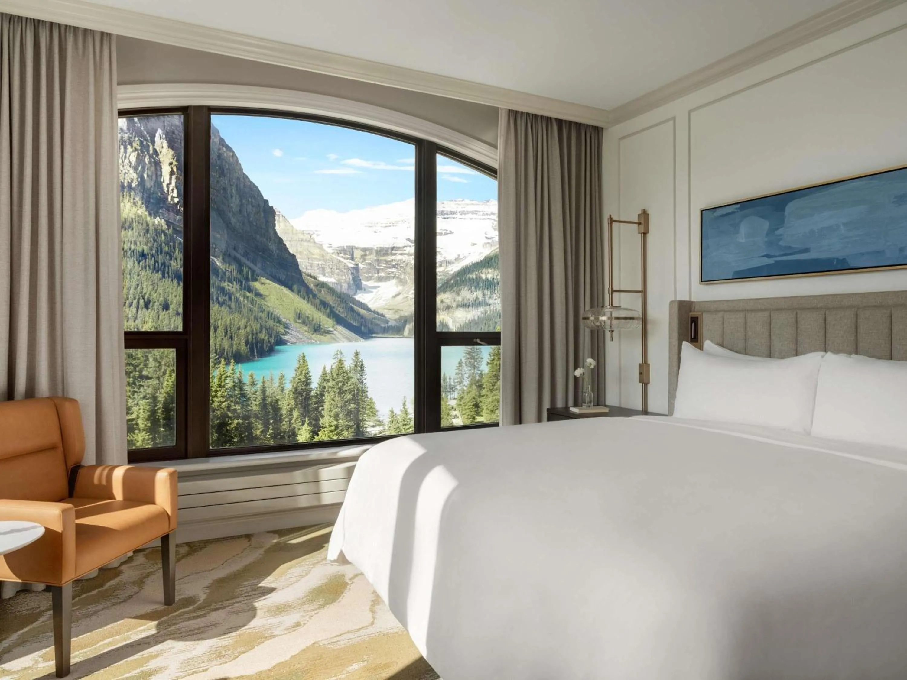 Bedroom, Bed in Fairmont Château Lake Louise
