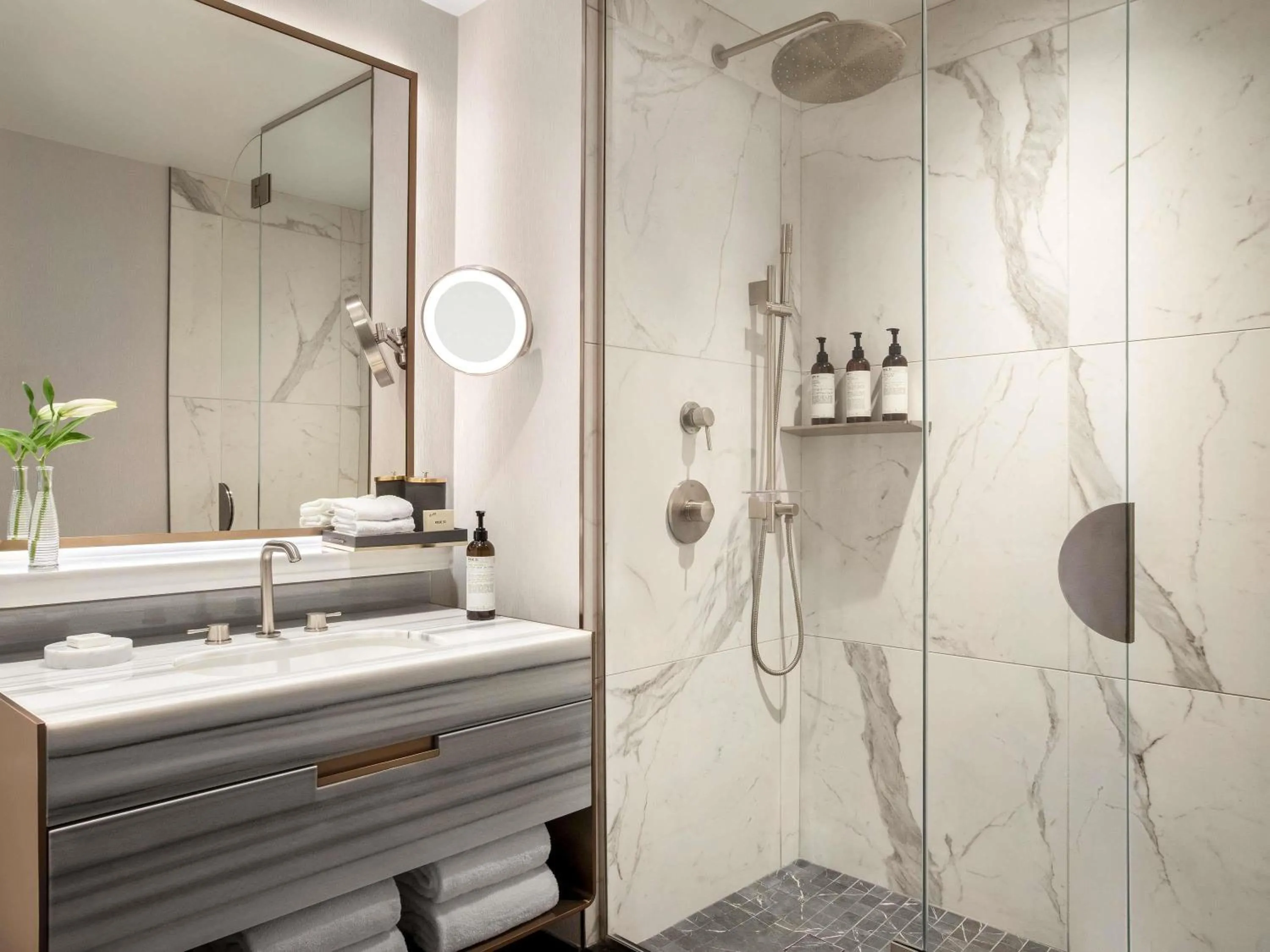 Bedroom in Fairmont Château Lake Louise