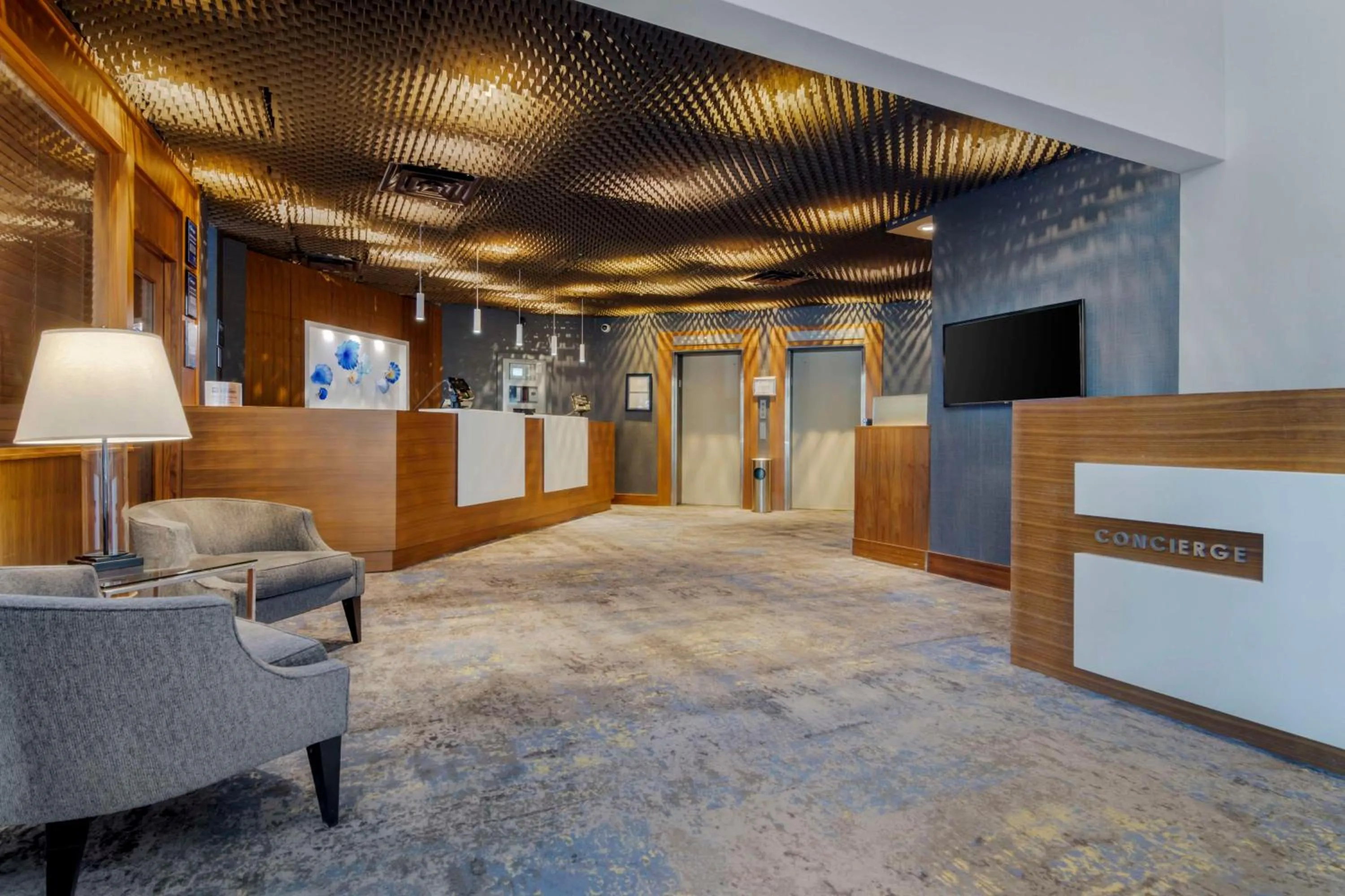 Lobby or reception in Best Western Premier Chateau Granville Hotel & Suites & Conference Centre