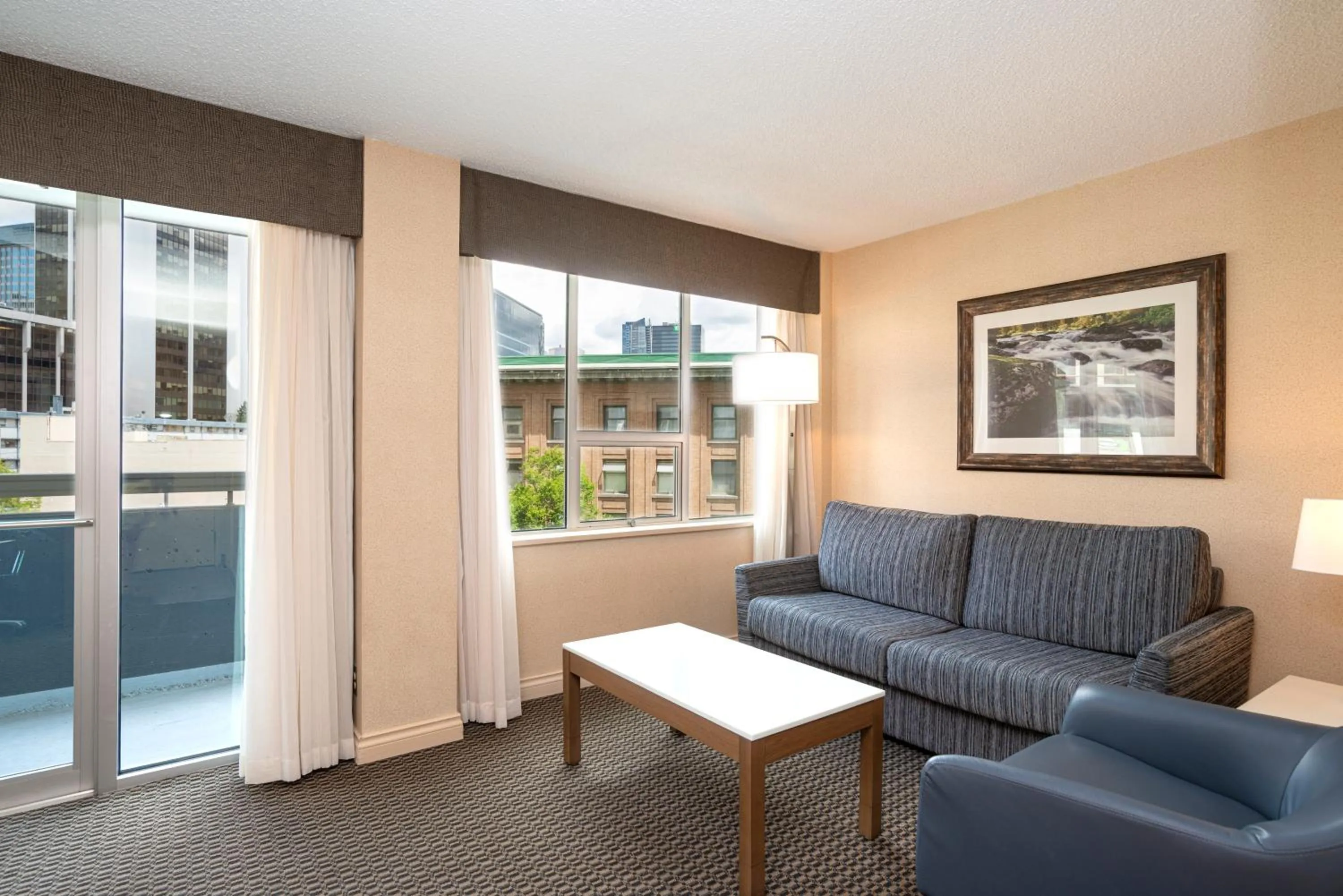 Balcony/Terrace in Best Western Premier Chateau Granville Hotel & Suites & Conference Centre