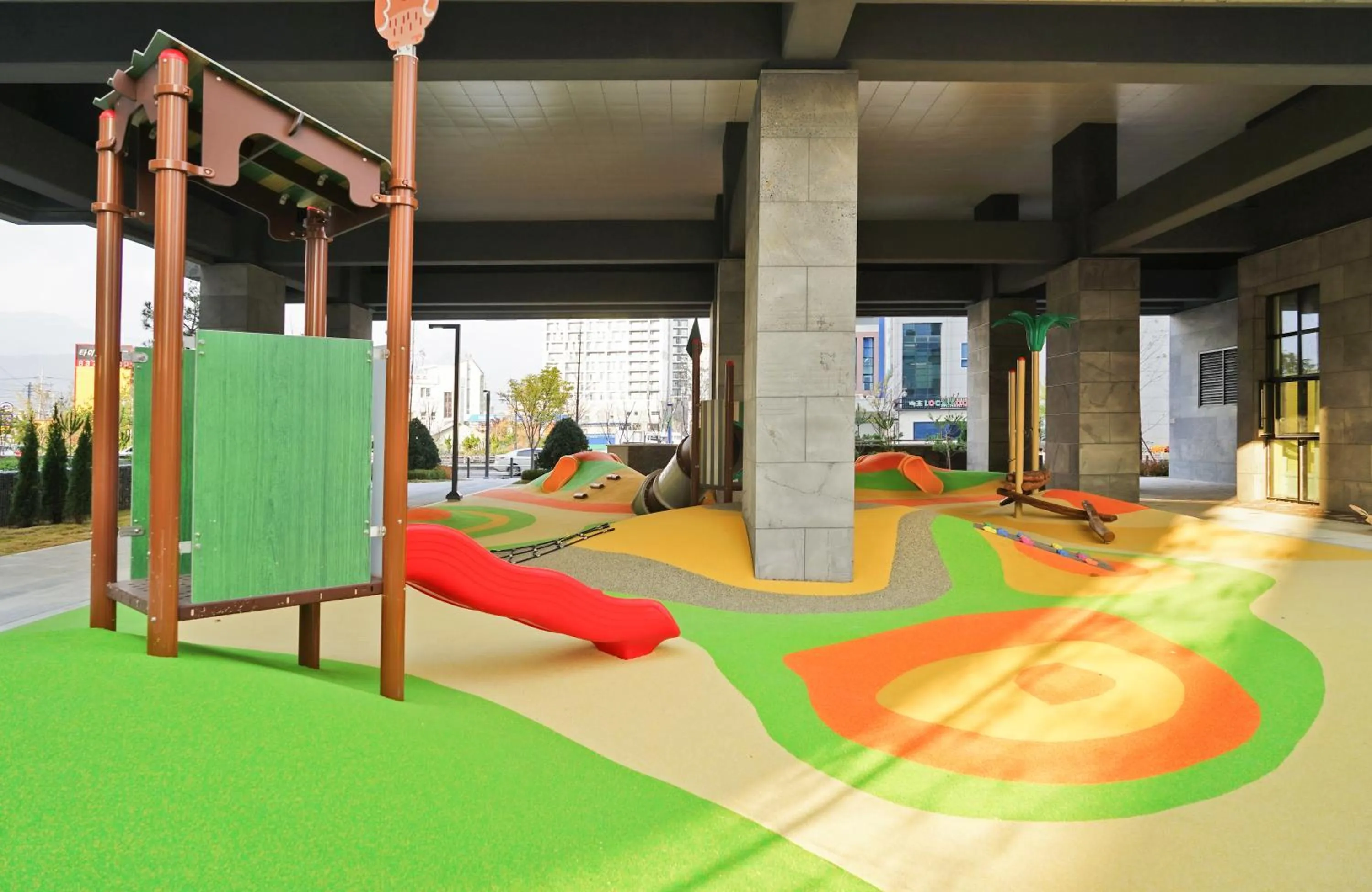 Kids's club in Chestertons Sokcho