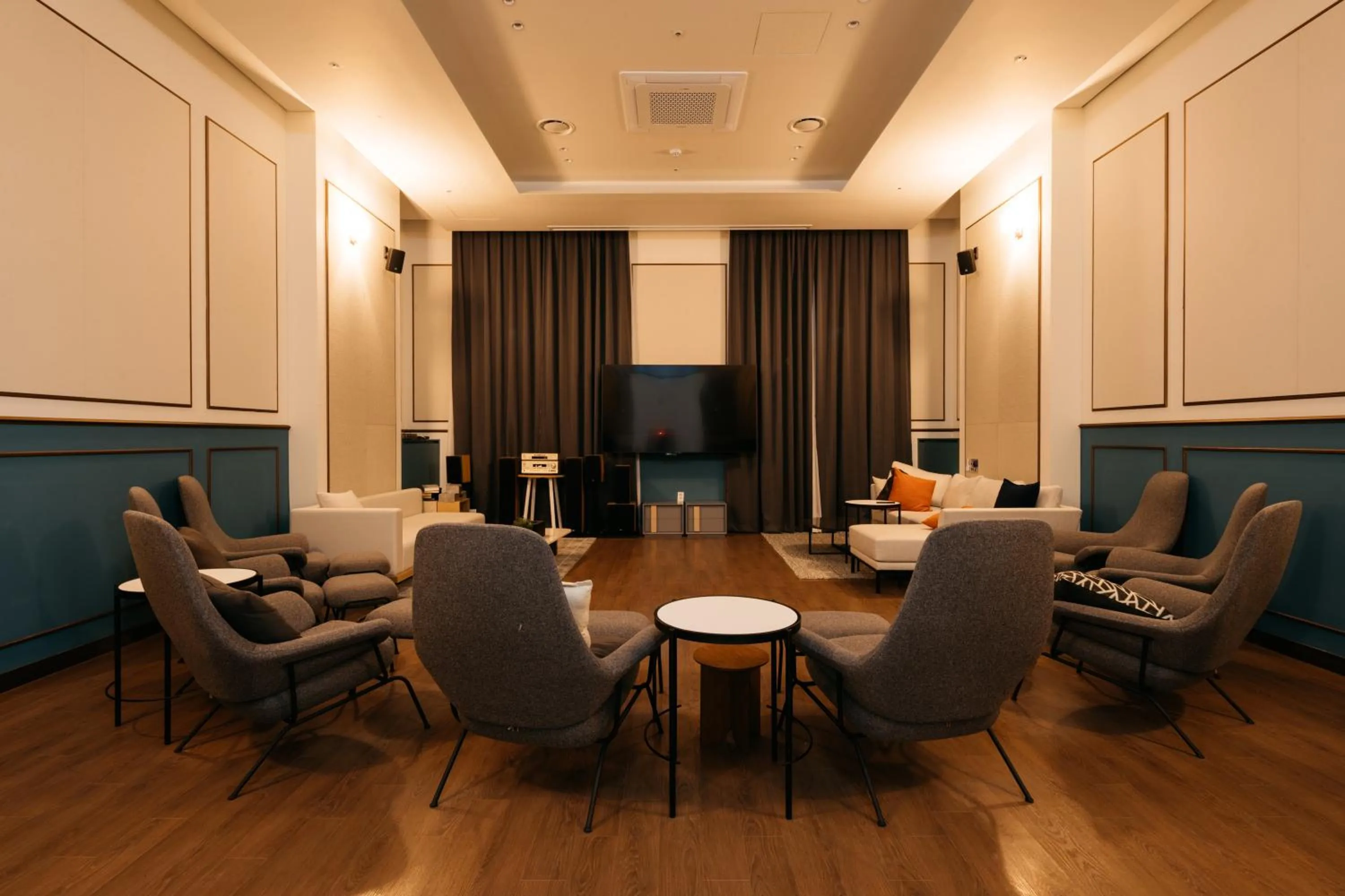 Entertainment in Chestertons Sokcho