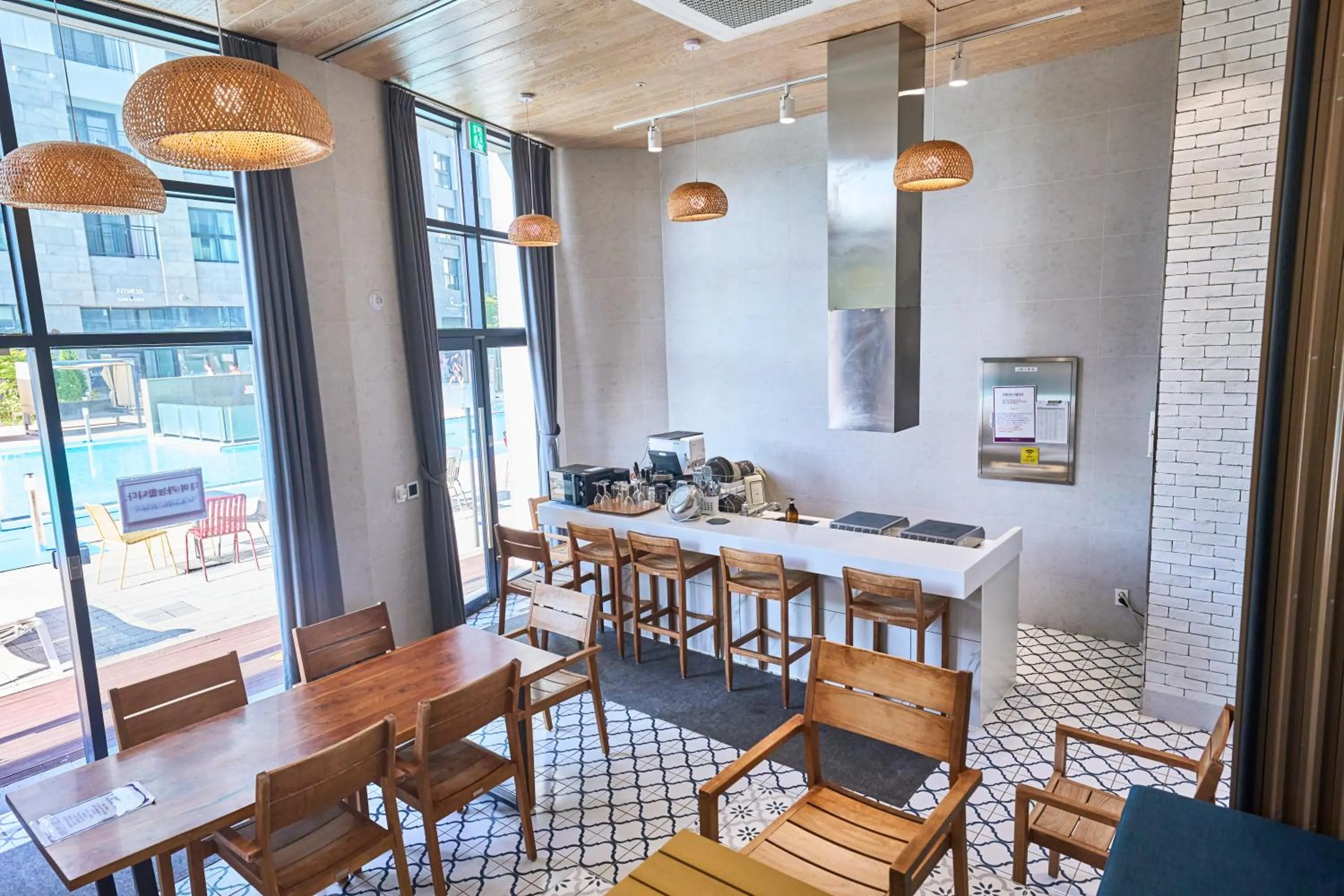 Swimming pool in Chestertons Sokcho