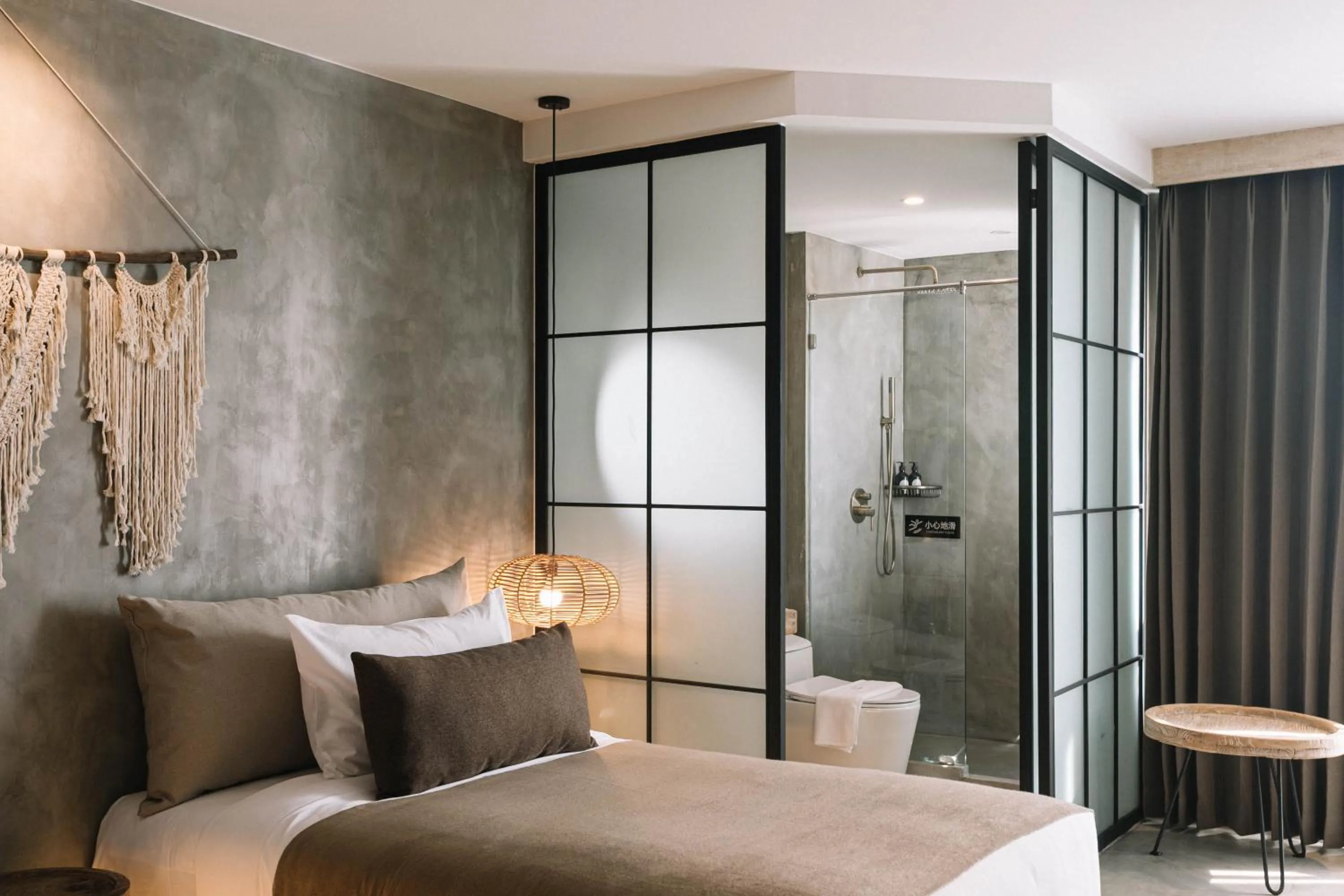 Bed in Glory Wabi Sabi Hotel 清迈古城荣耀侘寂酒店