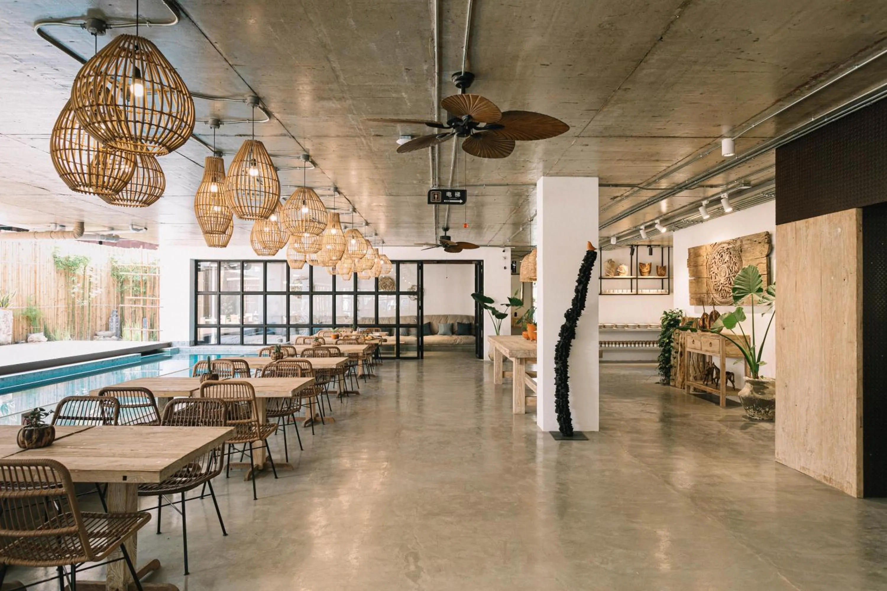 Restaurant/places to eat in Glory Wabi Sabi Hotel 清迈古城荣耀侘寂酒店